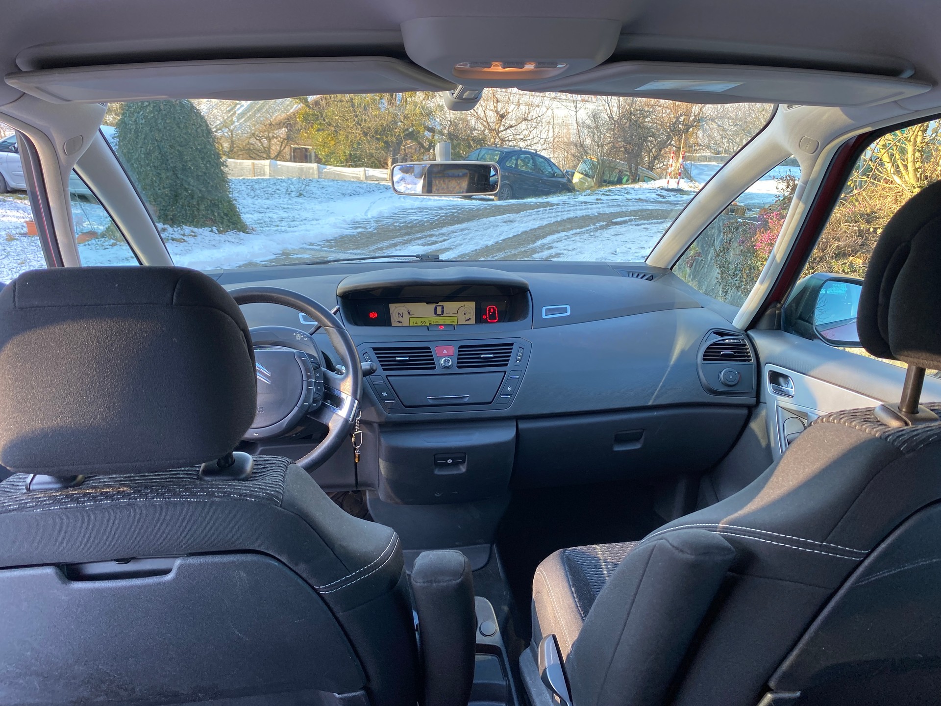 CITROEN C4 Picasso 1.6 HDI 16V Dynamique BMP6-image-9