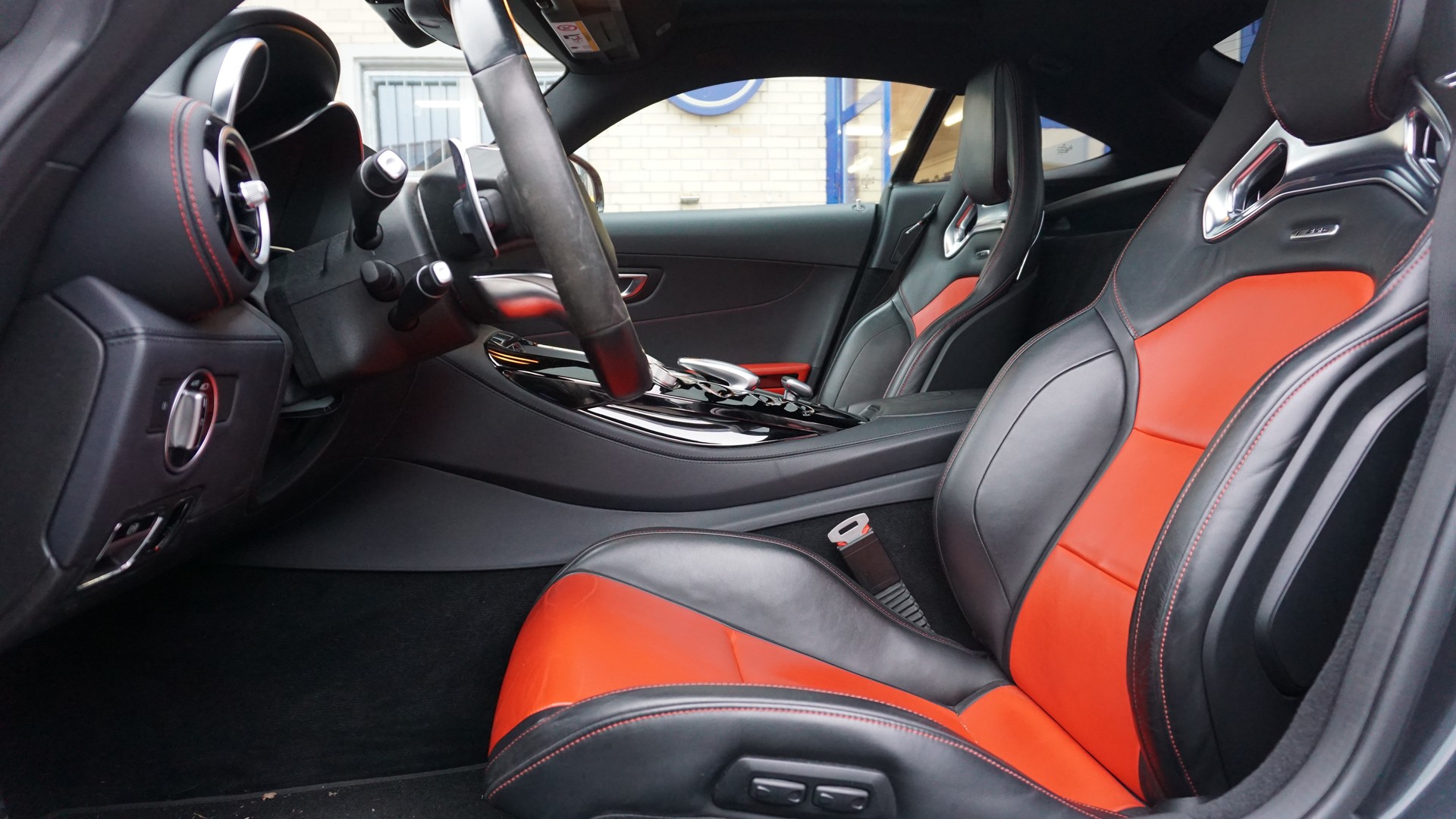 MERCEDES-BENZ AMG GT S Speedshift DCT-image-14