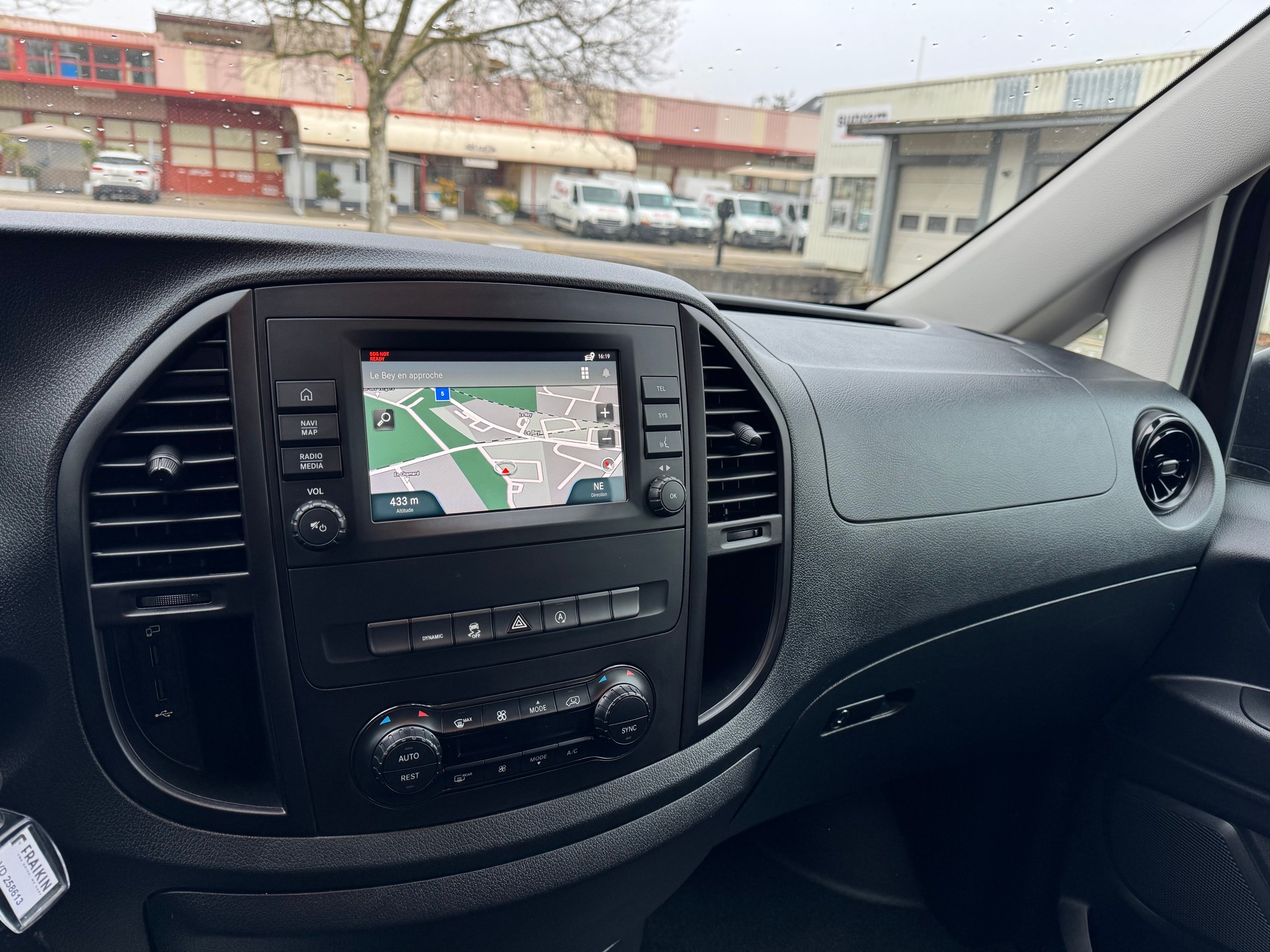 MERCEDES-BENZ Vito 114 CDI Lang 9G-Tronic 4M Select-image-10