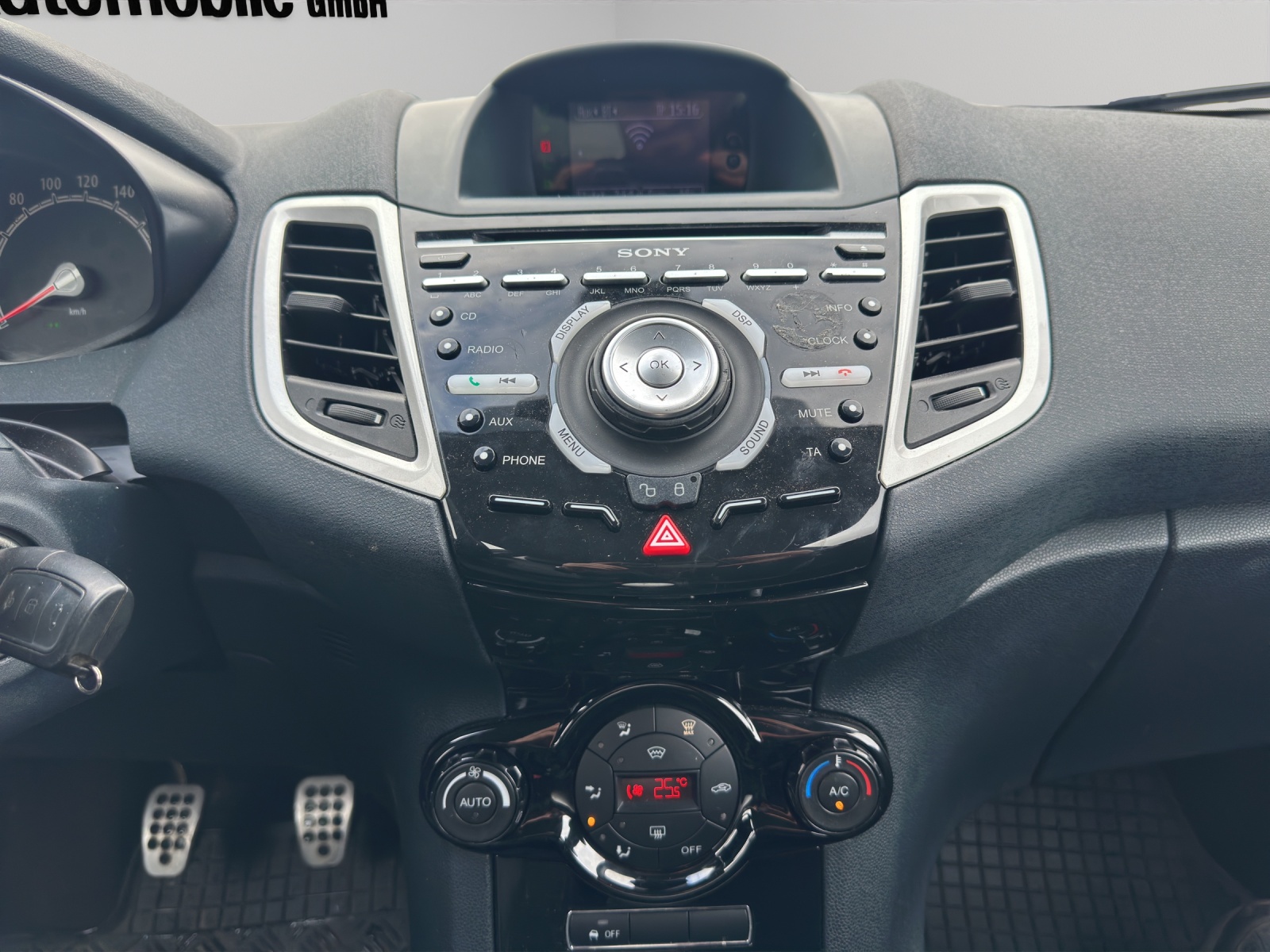 FORD Fiesta 1.6 16V Titanium-image-13