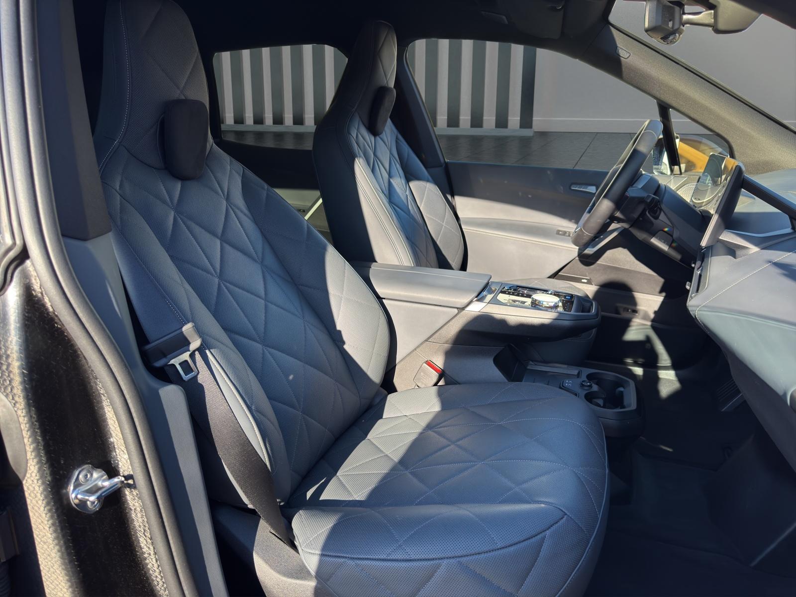 BMW iX M60 Exclusive Package-image-18