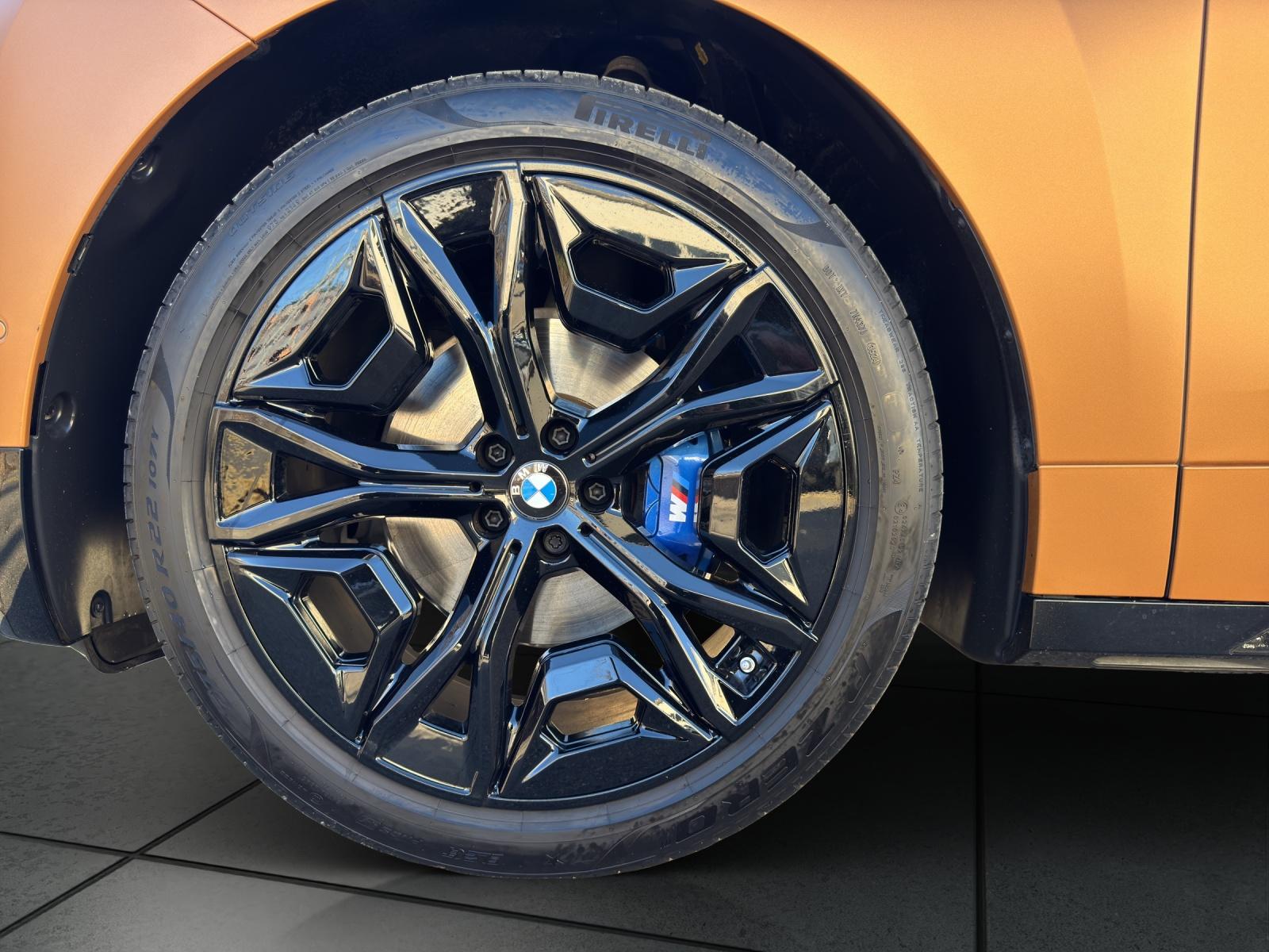 BMW iX M60 Exclusive Package-image-10