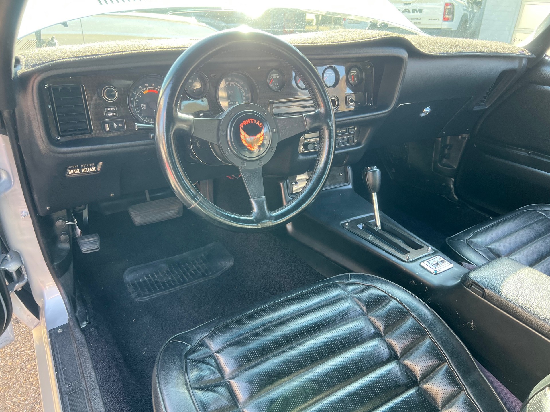 PONTIAC Firebird-image-6