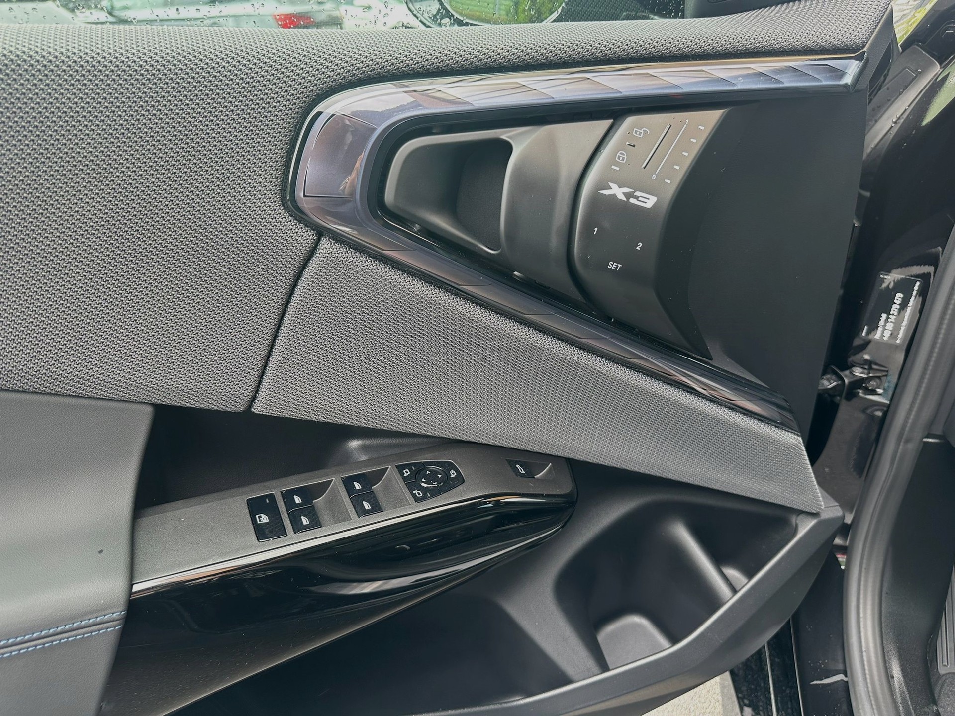 BMW X3 M50i-image-12