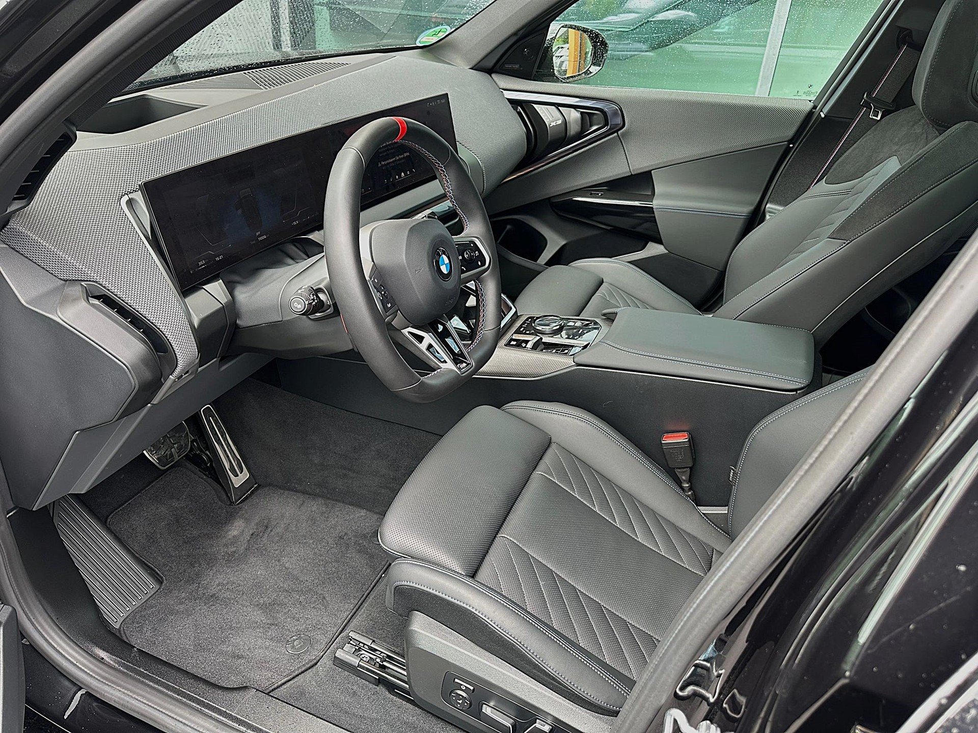 BMW X3 M50i-image-11