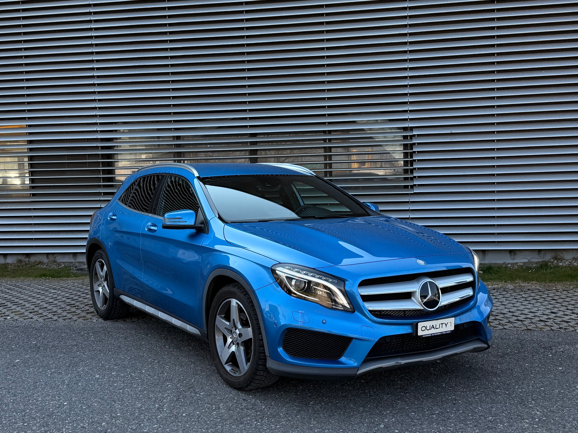 MERCEDES-BENZ GLA 200 AMG Line 7G-DCT-image-0