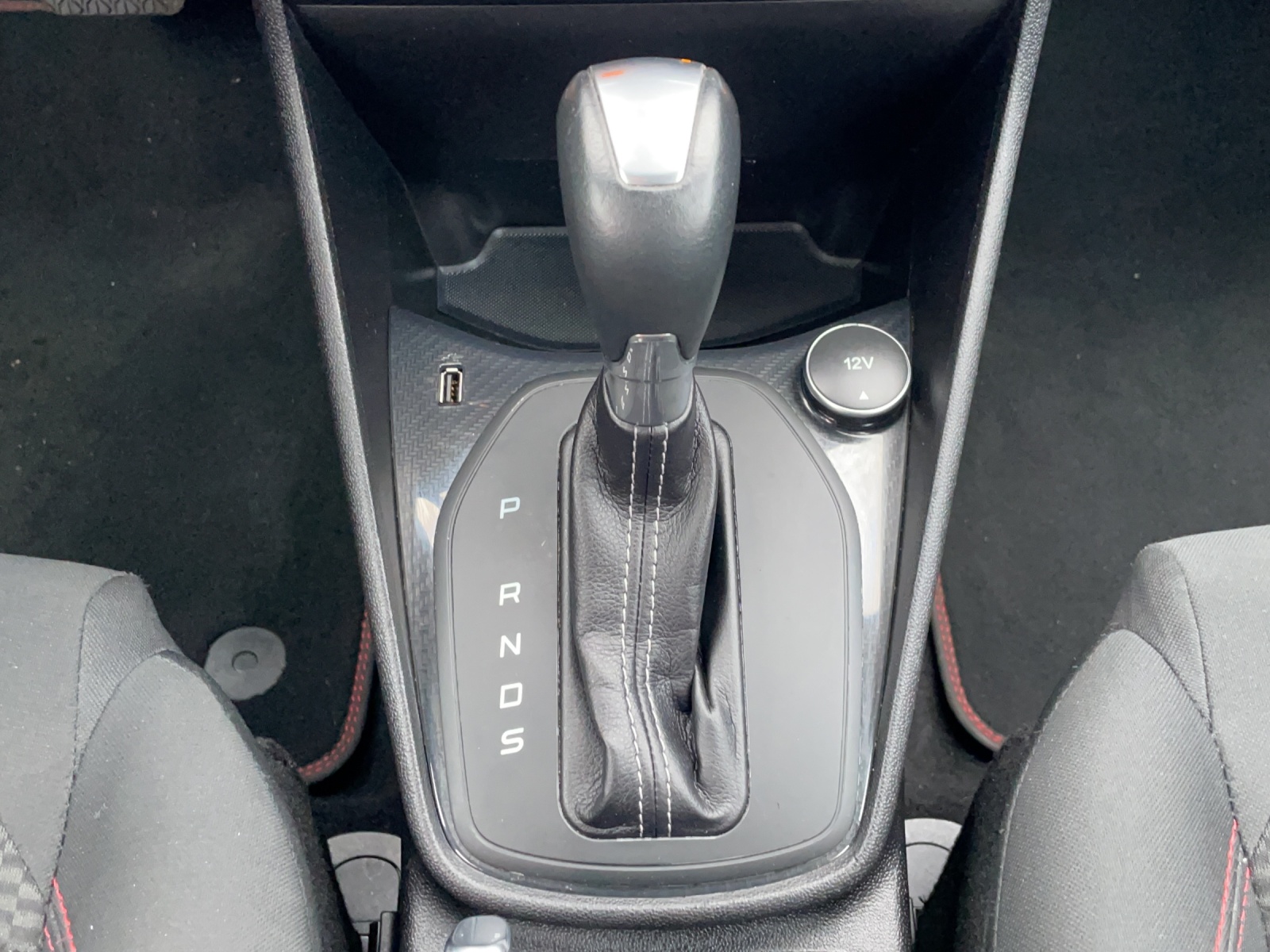 FORD Fiesta 1.0 EcoB ST-Line-image-10