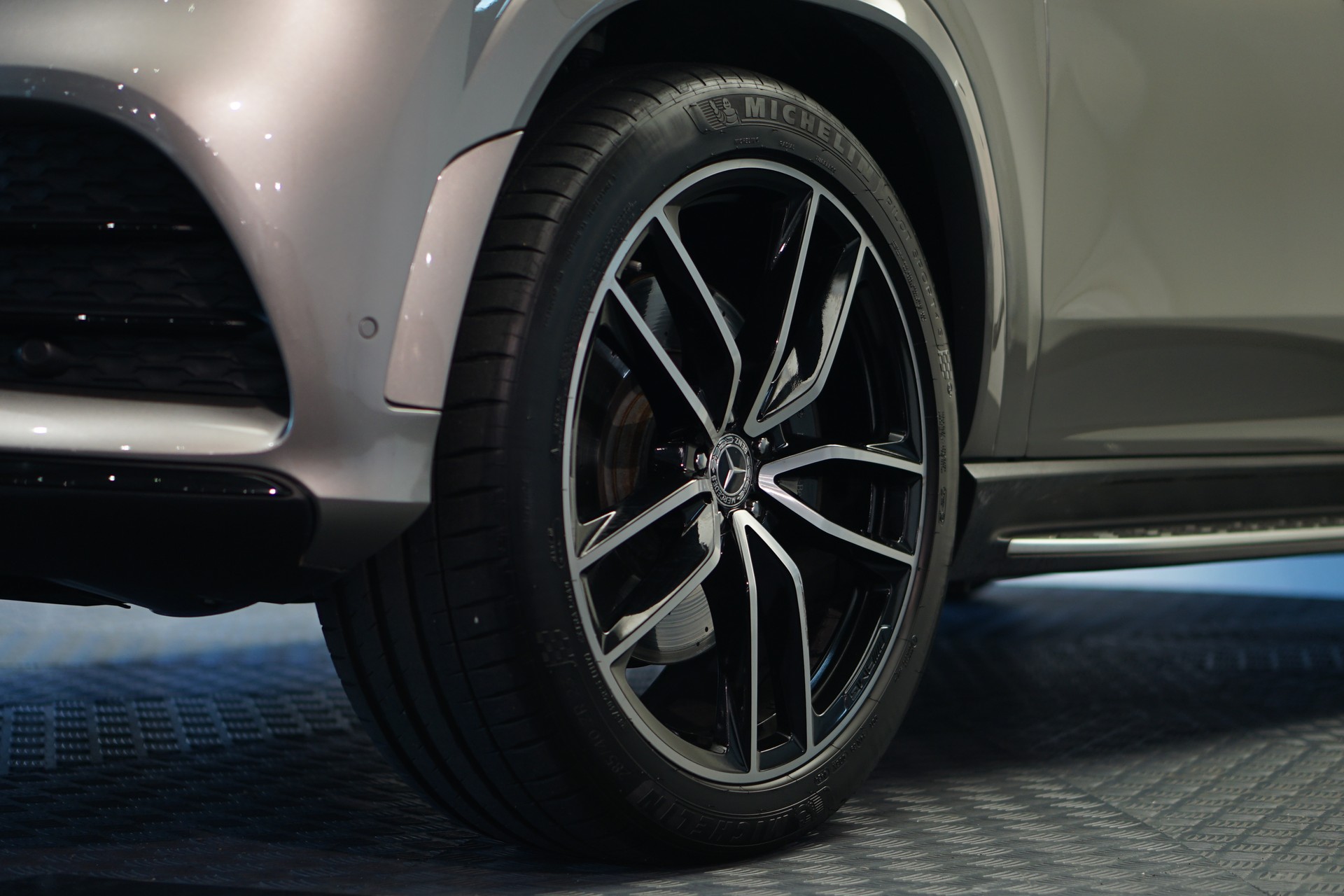 MERCEDES-BENZ GLS 400 d 4Matic AMG Line 9G-Tronic-image-13