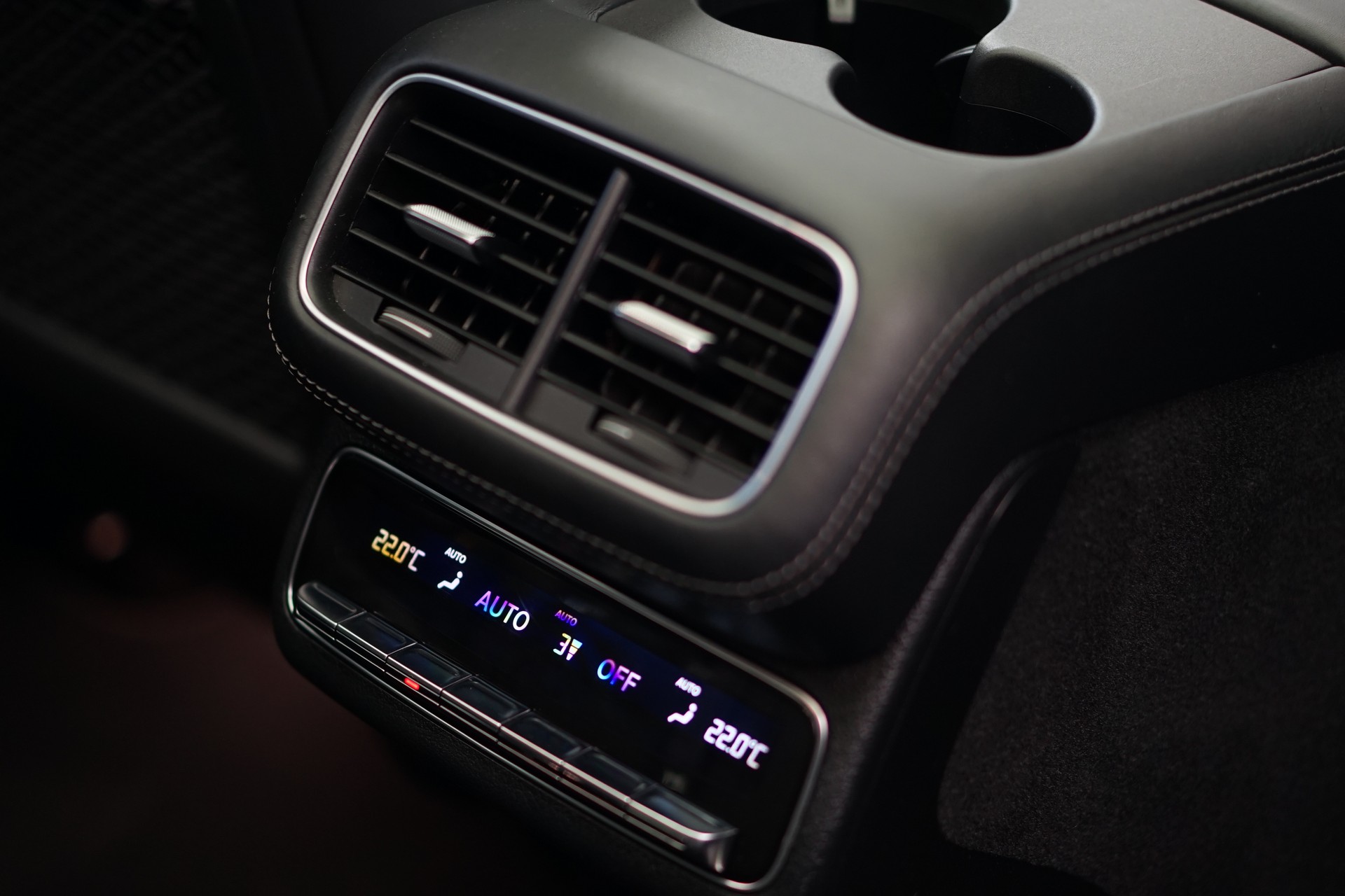 MERCEDES-BENZ GLS 400 d 4Matic AMG Line 9G-Tronic-image-34