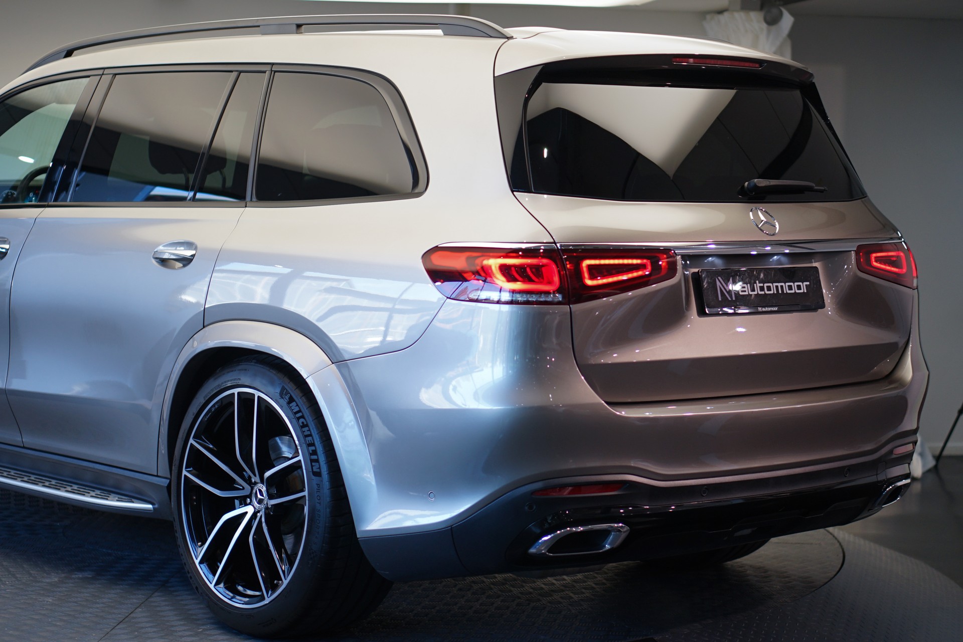 MERCEDES-BENZ GLS 400 d 4Matic AMG Line 9G-Tronic-image-43