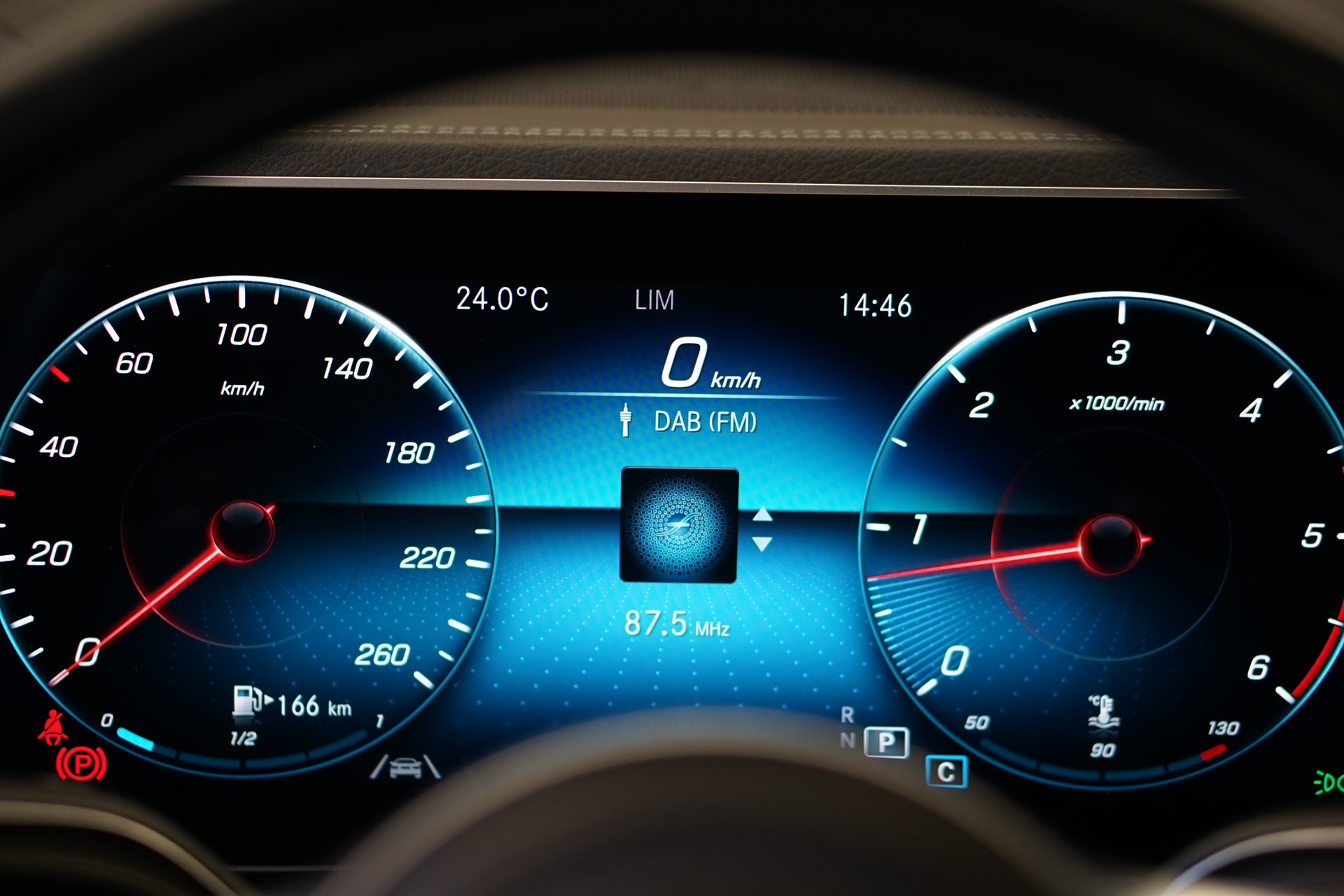 MERCEDES-BENZ GLS 400 d 4Matic AMG Line 9G-Tronic-image-36