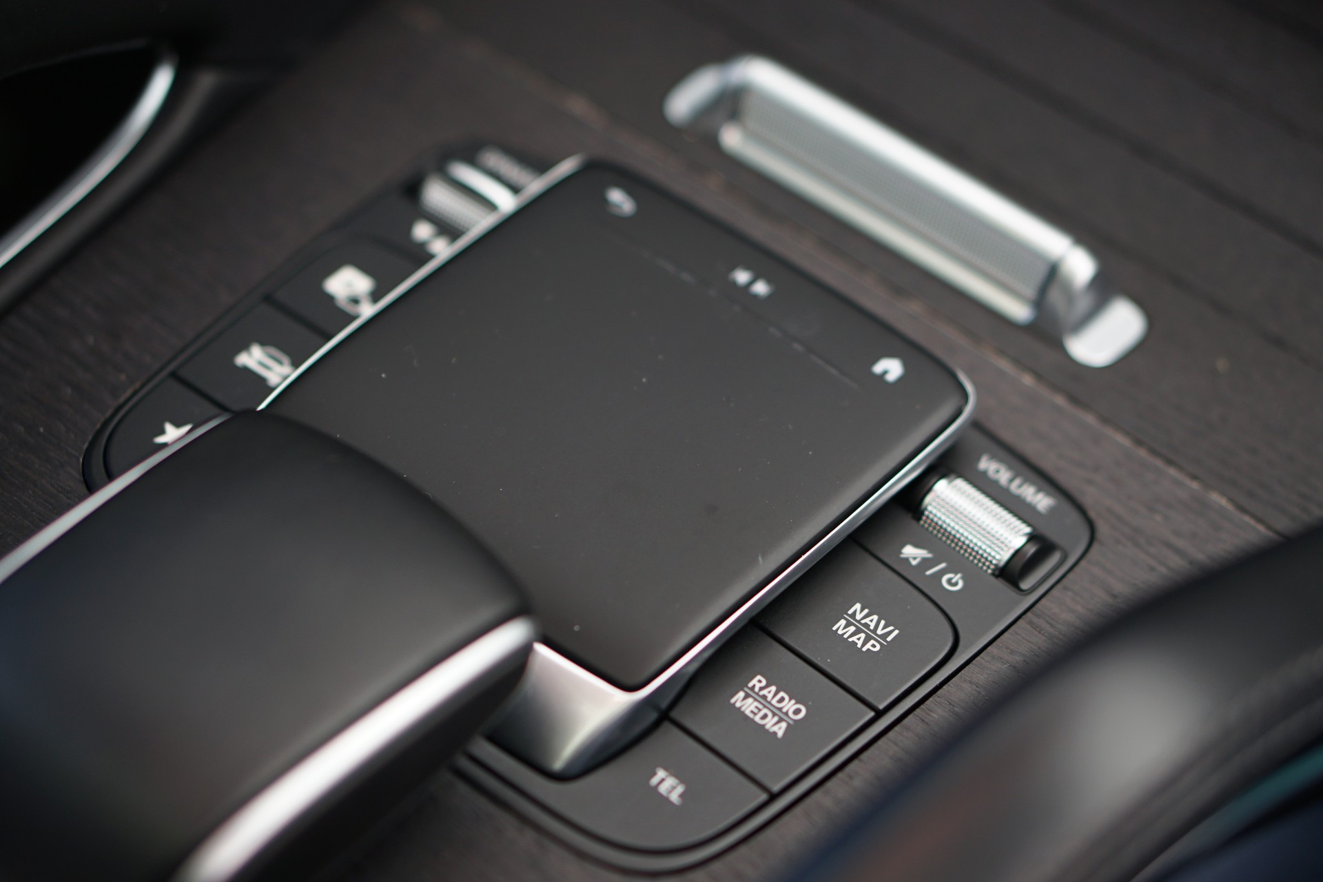 MERCEDES-BENZ GLS 400 d 4Matic AMG Line 9G-Tronic-image-24