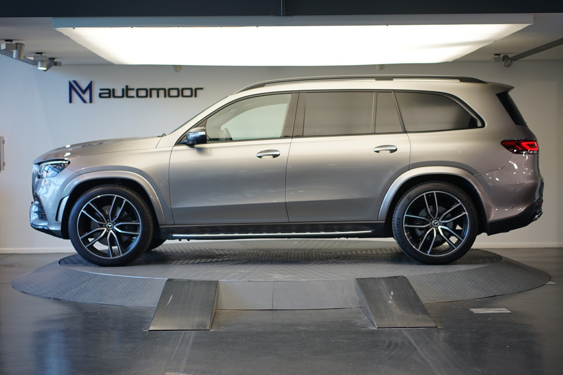 MERCEDES-BENZ GLS 400 d 4Matic AMG Line 9G-Tronic-image-7
