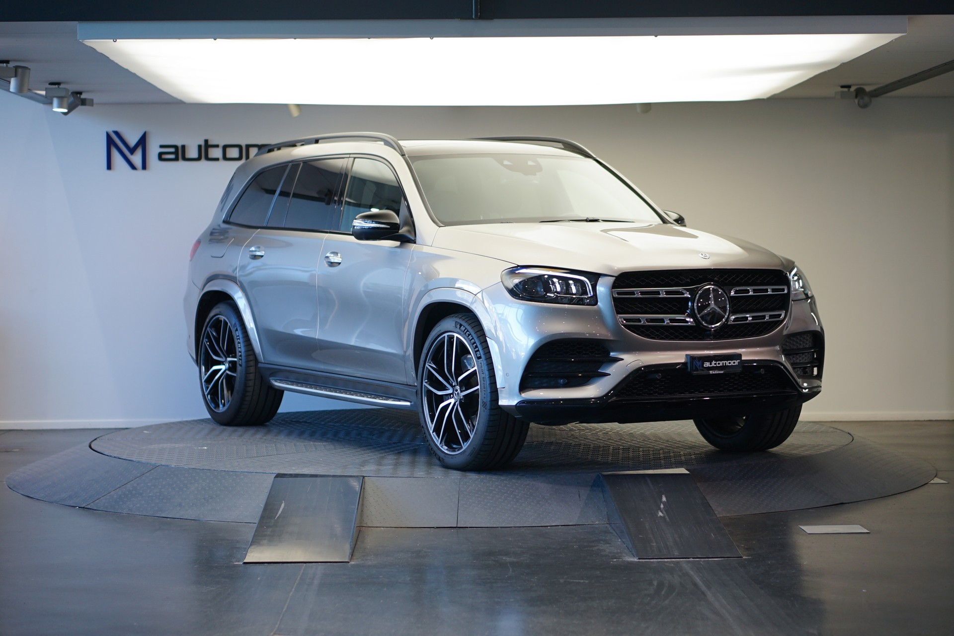 MERCEDES-BENZ GLS 400 d 4Matic AMG Line 9G-Tronic-showroom-element-2