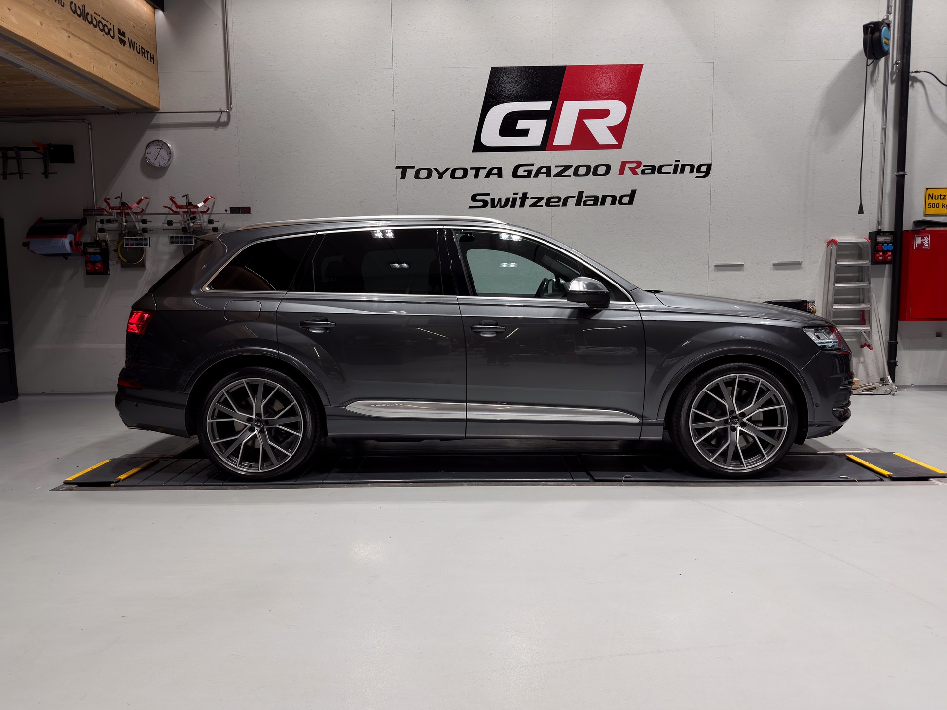 AUDI SQ7 4.0 TDI quattro tiptronic-image-5