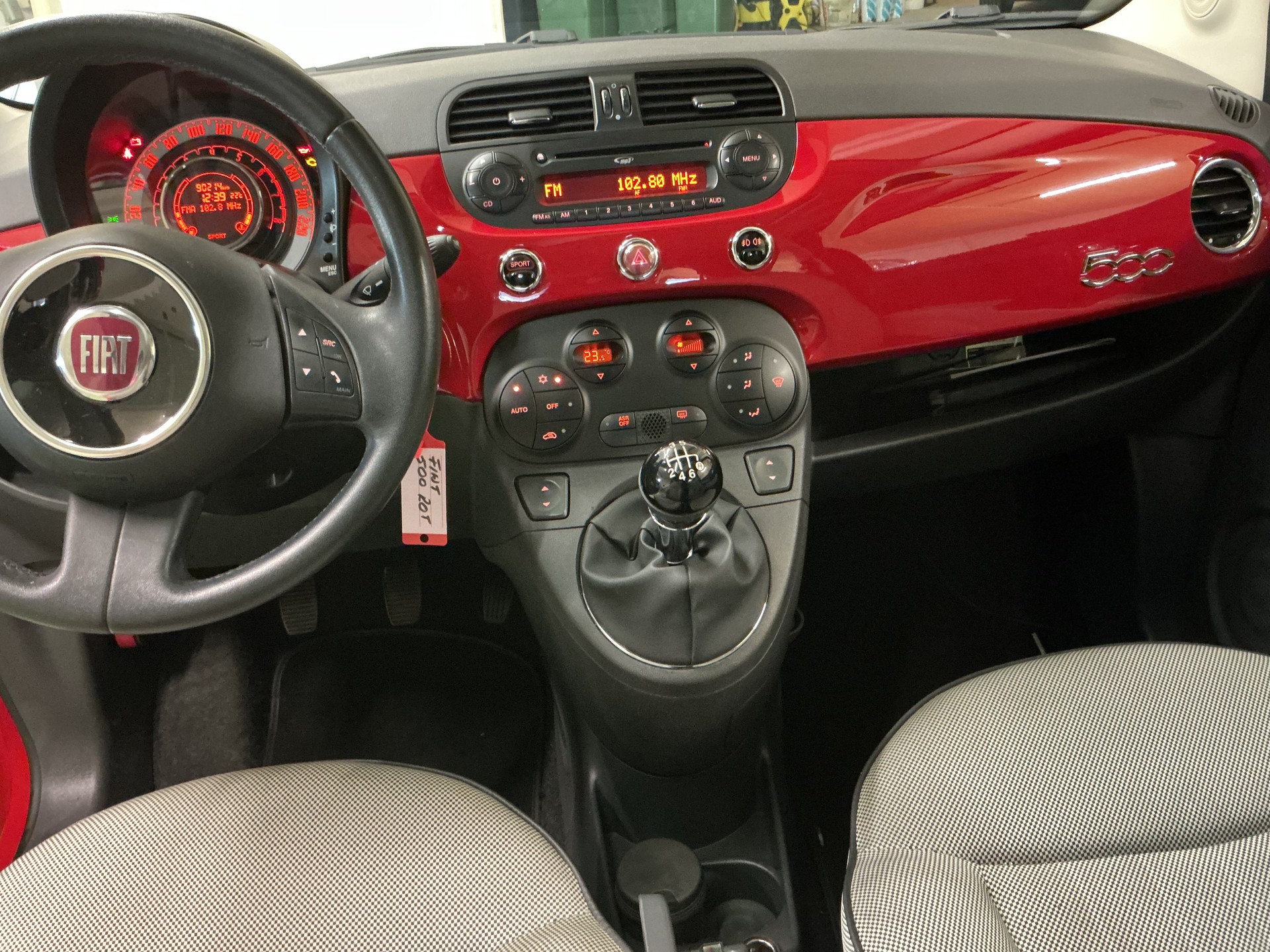 FIAT 500 1.4 16V Lounge-image-12