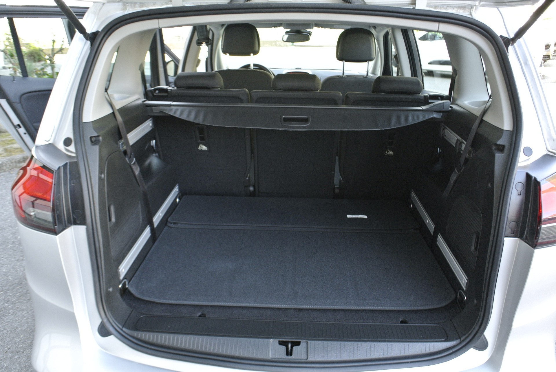 OPEL Zafira Tourer 1.6i 16V CNG Turbo Active Edition-image-17