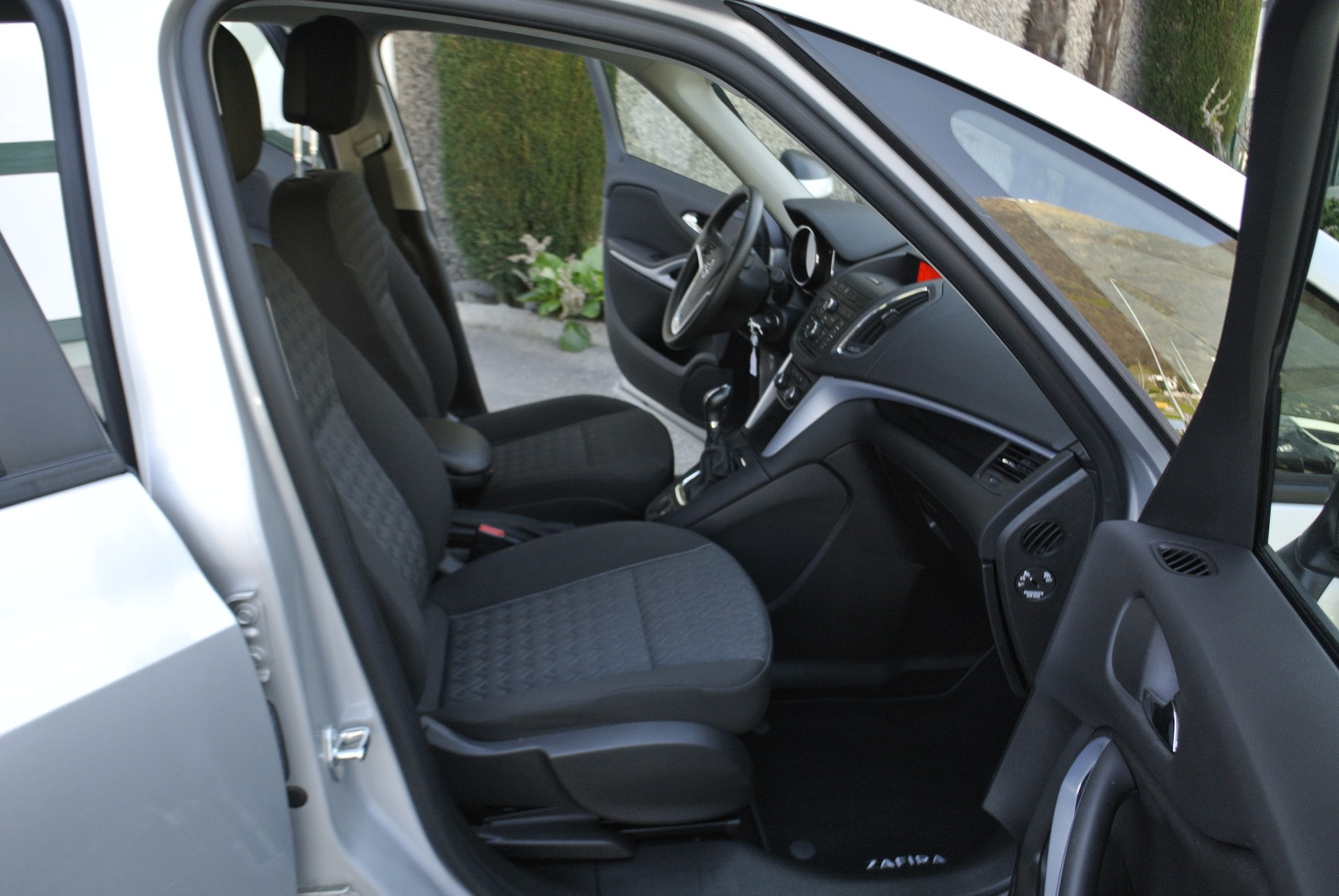 OPEL Zafira Tourer 1.6i 16V CNG Turbo Active Edition-image-19