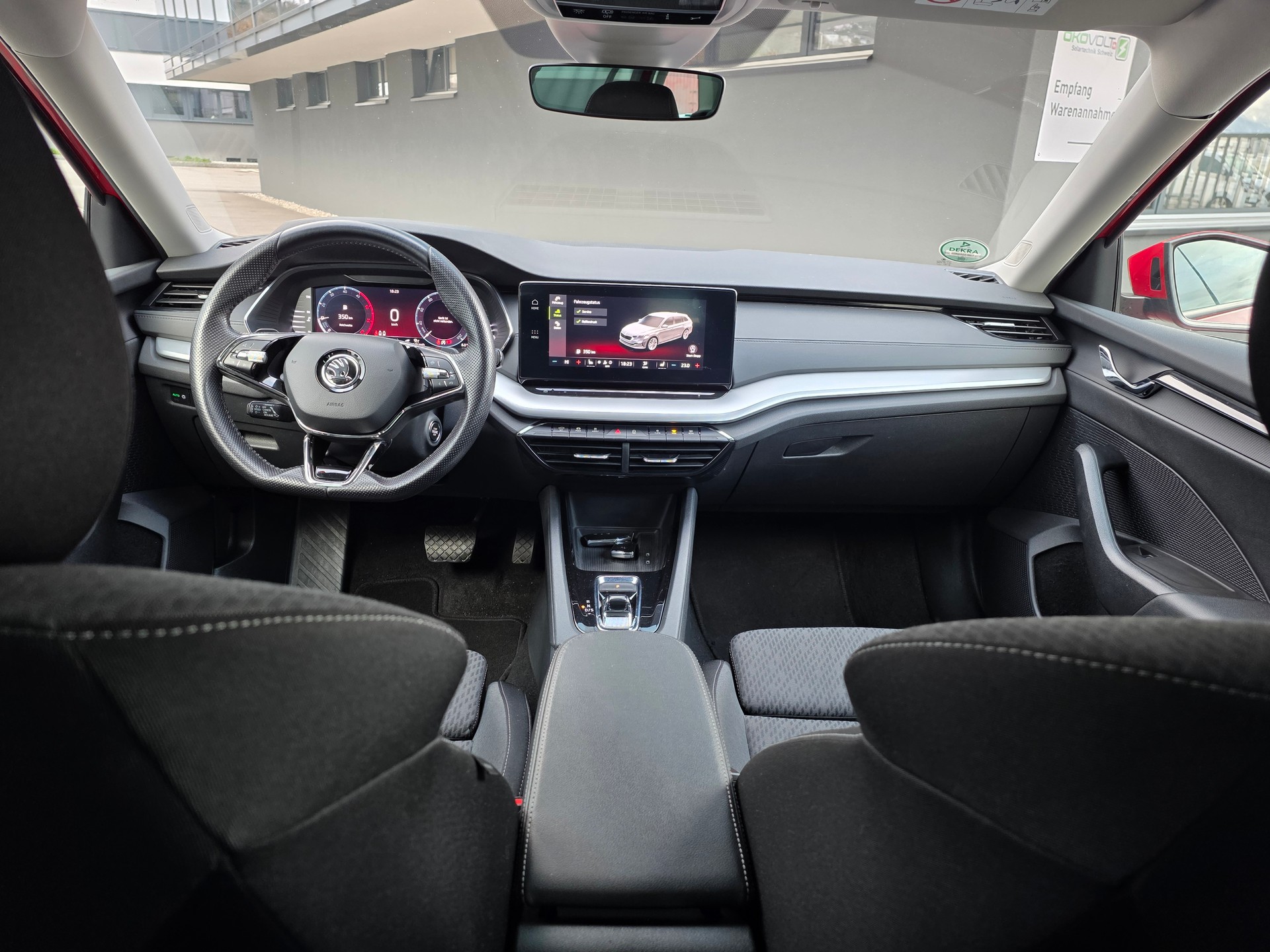 SKODA Octavia Combi 2.0 TDI DSG Style-image-9