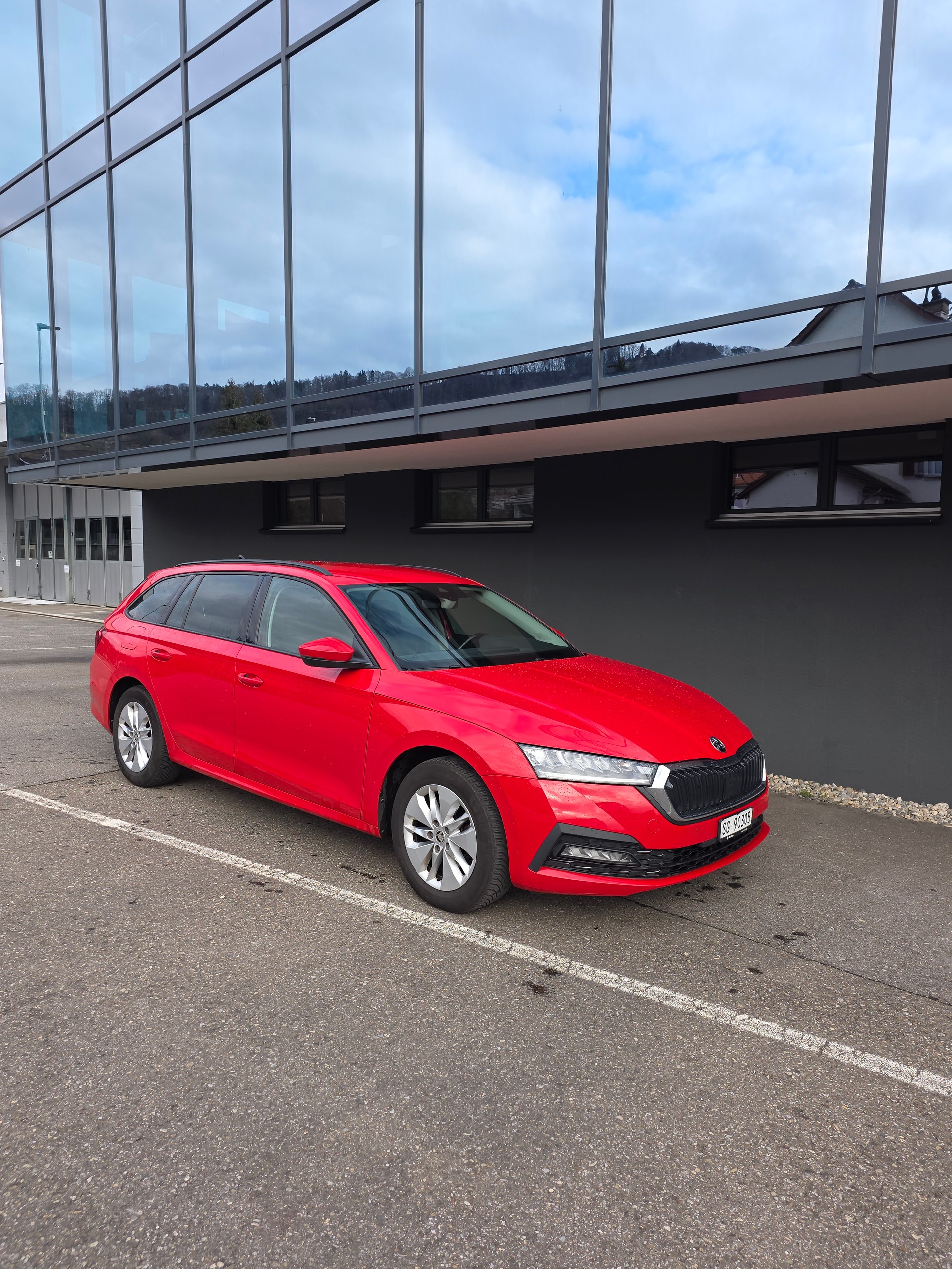 SKODA Octavia Combi 2.0 TDI DSG Style-image-4