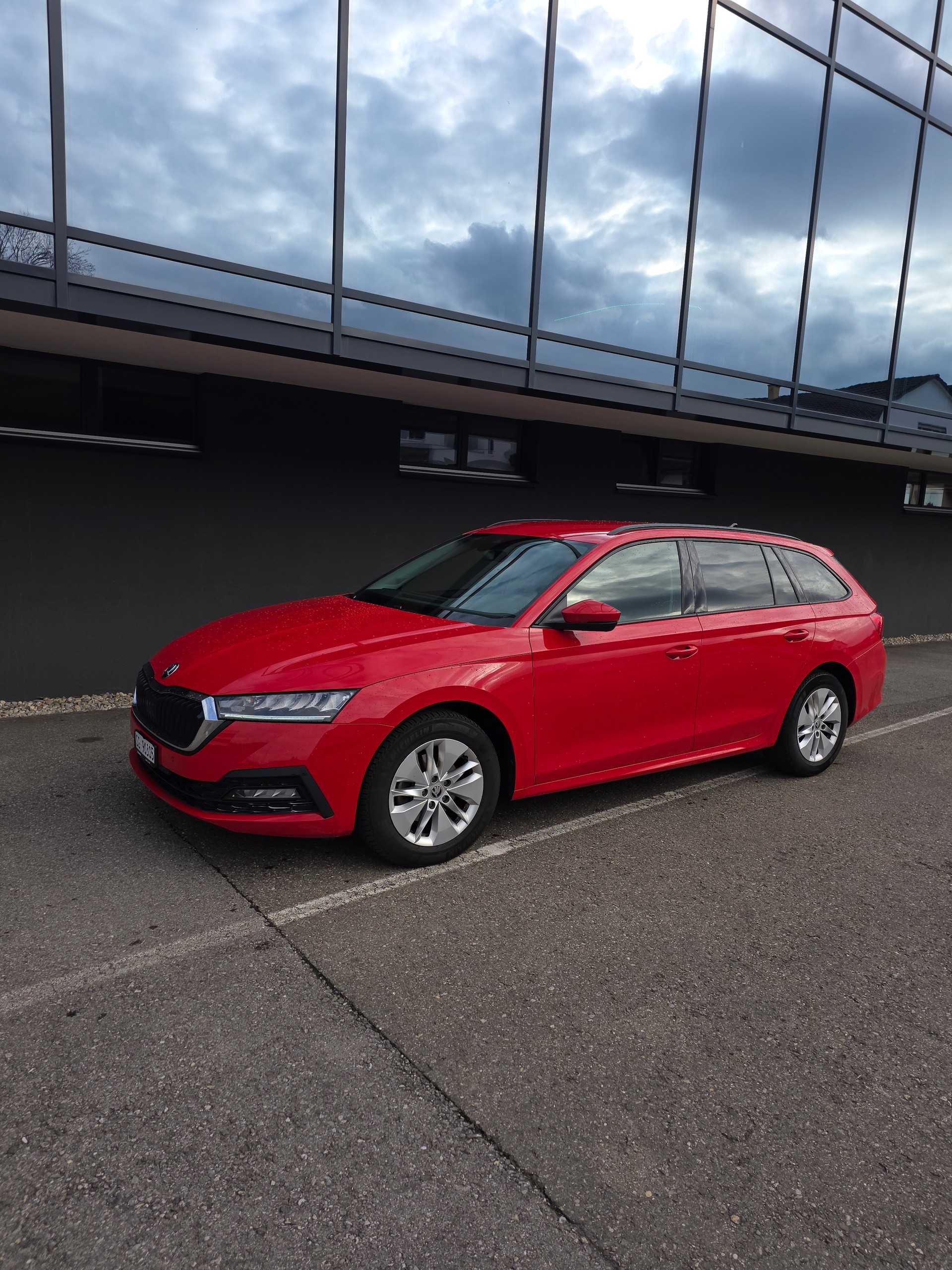 SKODA Octavia Combi 2.0 TDI DSG Style-image-3