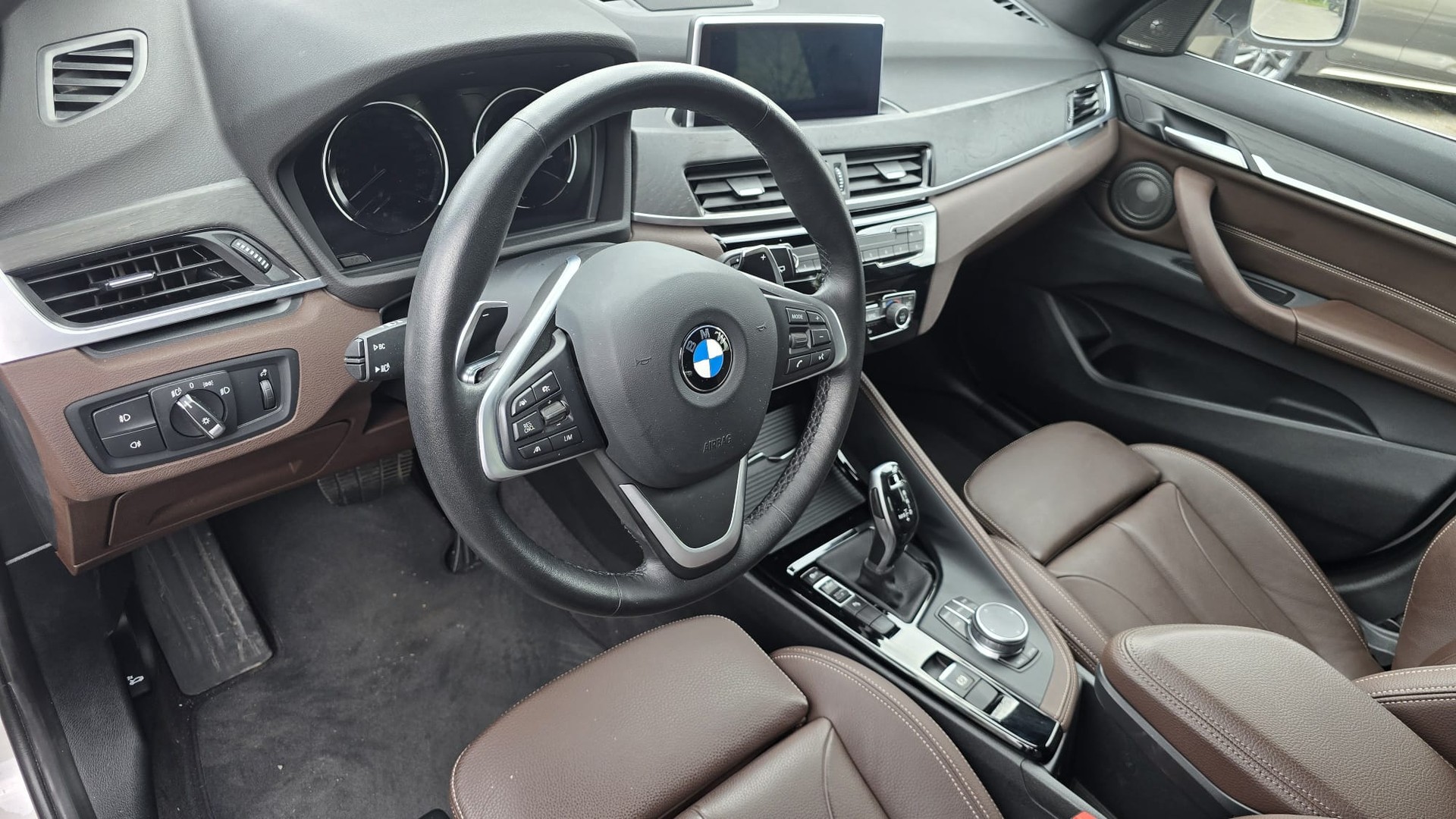 BMW X1 Drive 18d XLine Steptronic / HeadUP/Navi/SPORT FULL / Haman Kardon / ACC TEMPOMAT-image-2