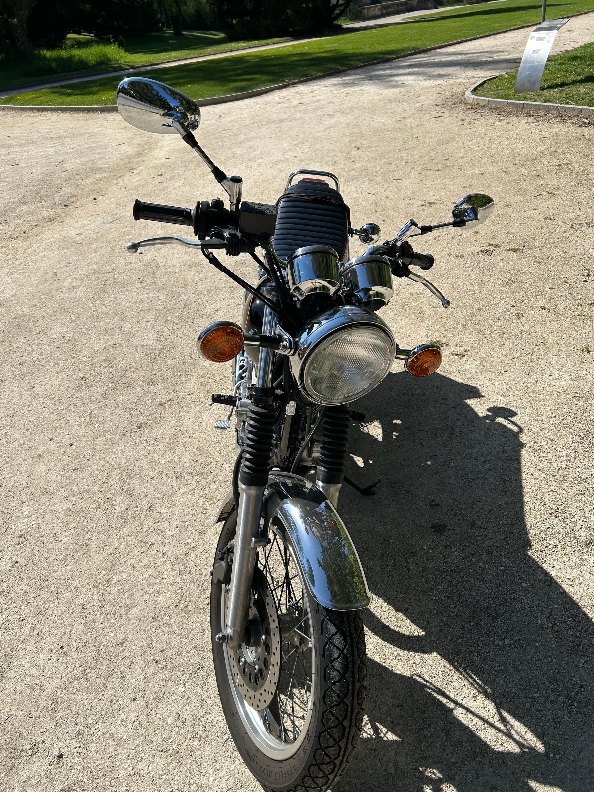YAMAHA SR 400-image-1