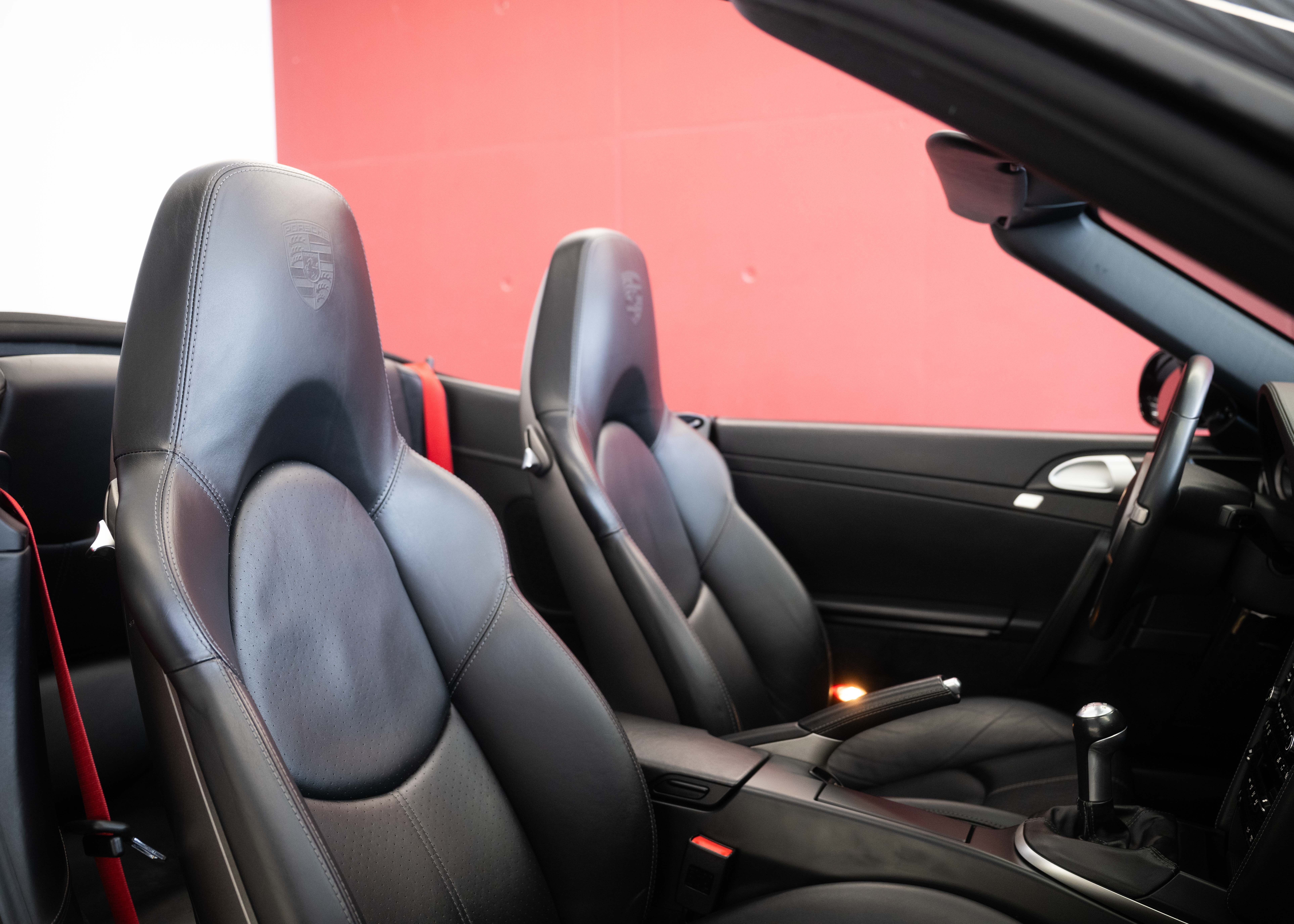 Image PORSCHE 911 911 Cabrio Carrera S (2nd hand, manual transmission, fantastic condition, low mileage, Porsche Exclusive options)