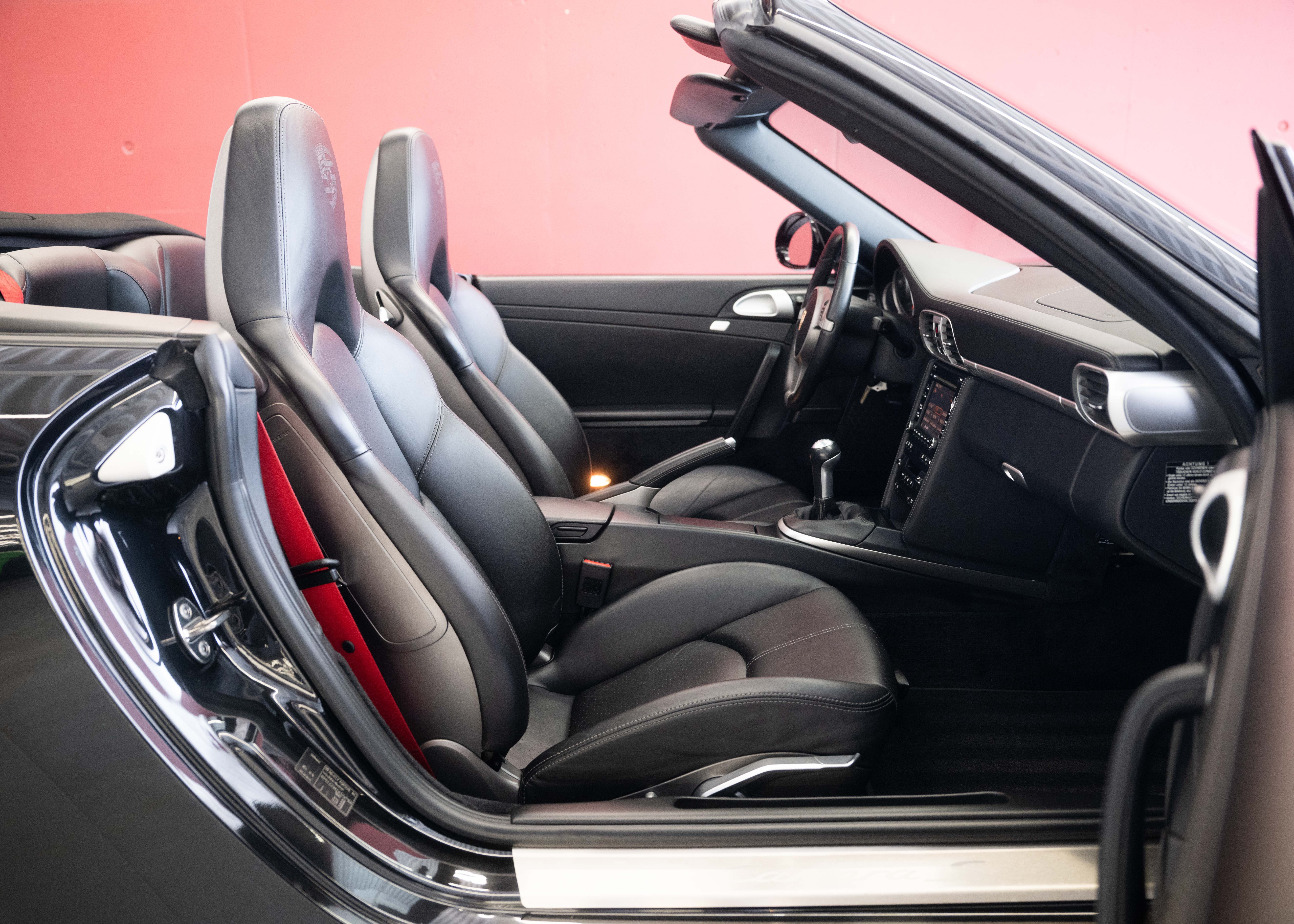 Image PORSCHE 911 911 Cabrio Carrera S (2nd hand, manual transmission, fantastic condition, low mileage, Porsche Exclusive options)