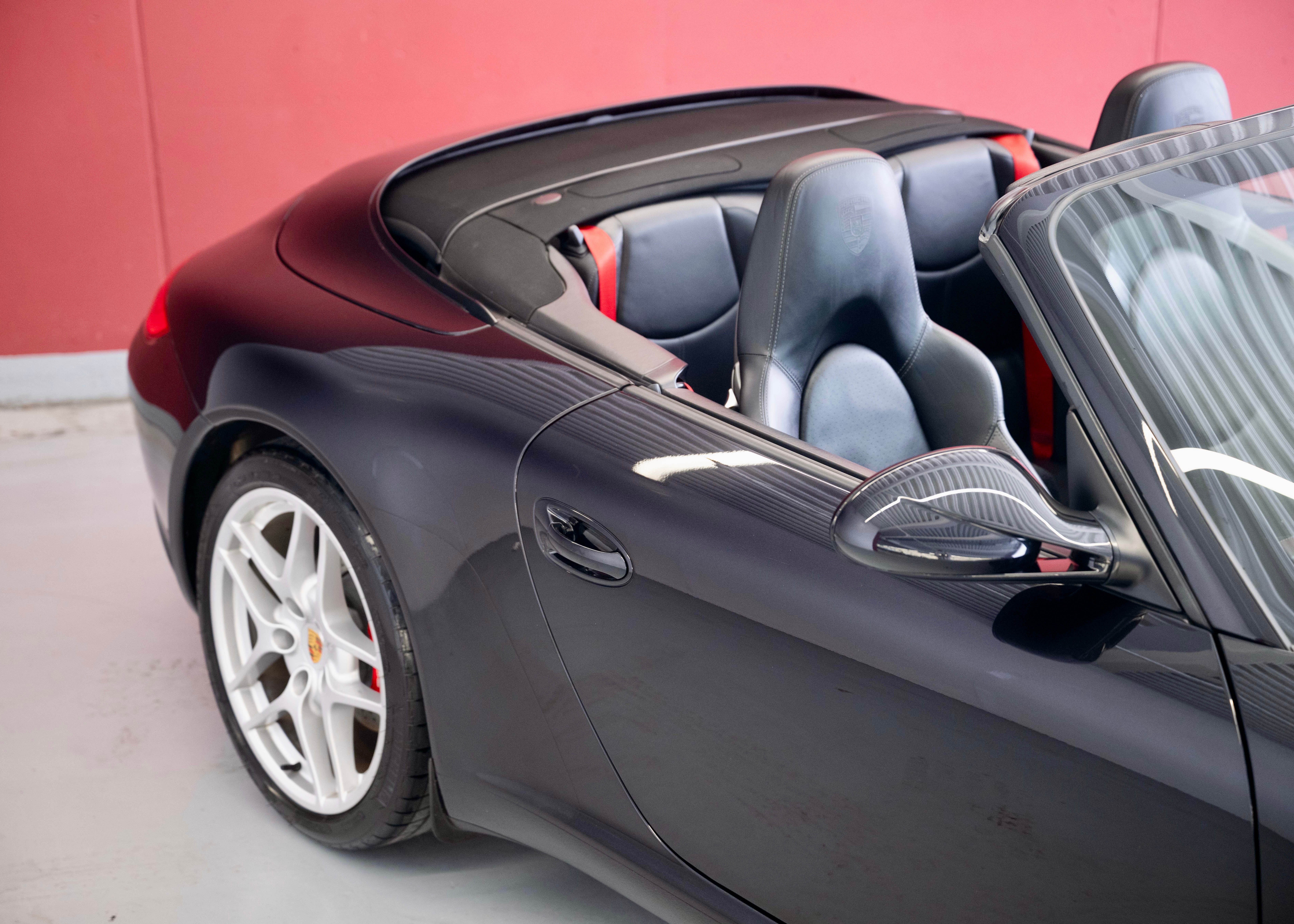 Image PORSCHE 911 911 Cabrio Carrera S (2nd hand, manual transmission, fantastic condition, low mileage, Porsche Exclusive options)