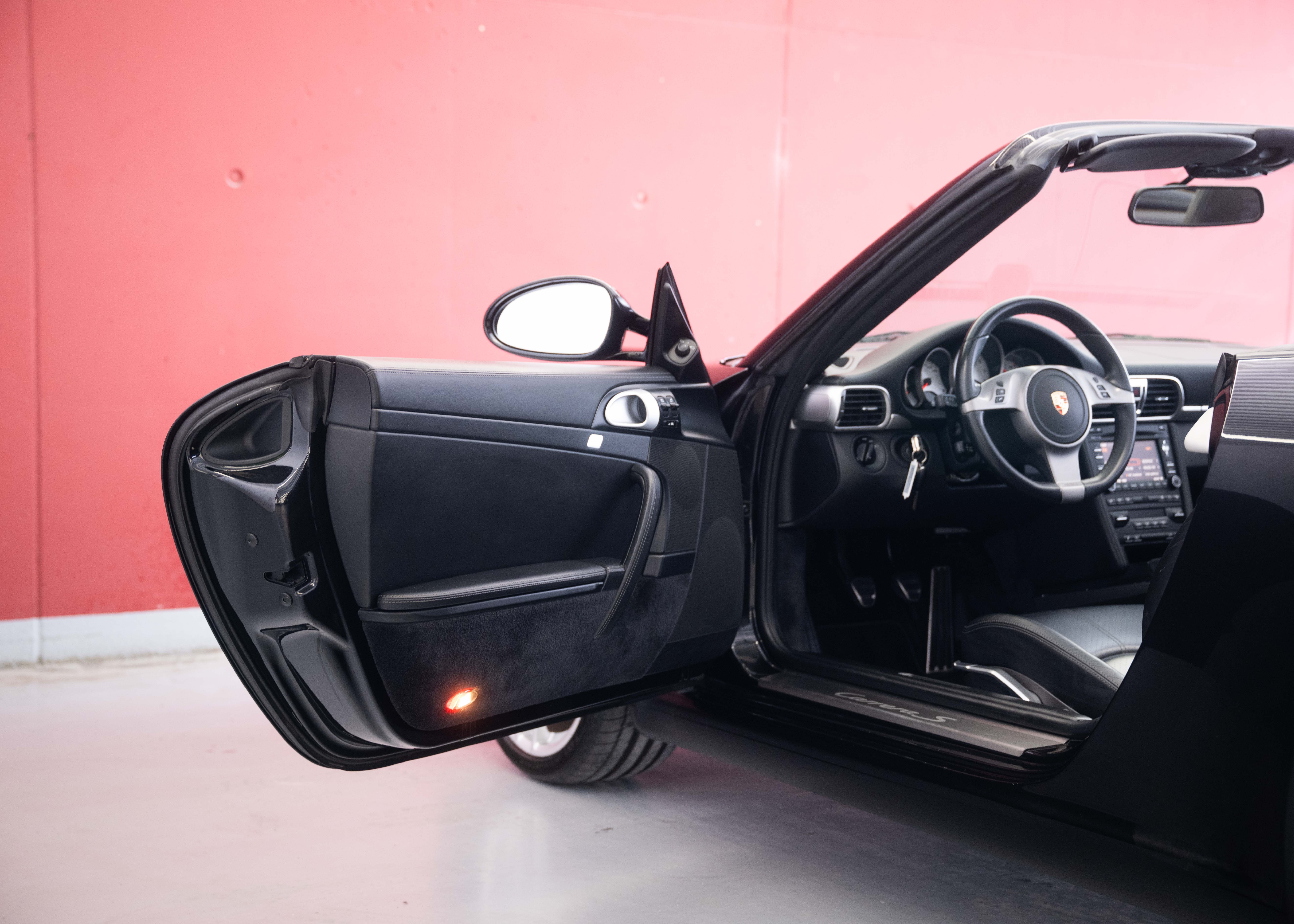 Image PORSCHE 911 911 Cabrio Carrera S (2nd hand, manual transmission, fantastic condition, low mileage, Porsche Exclusive options)