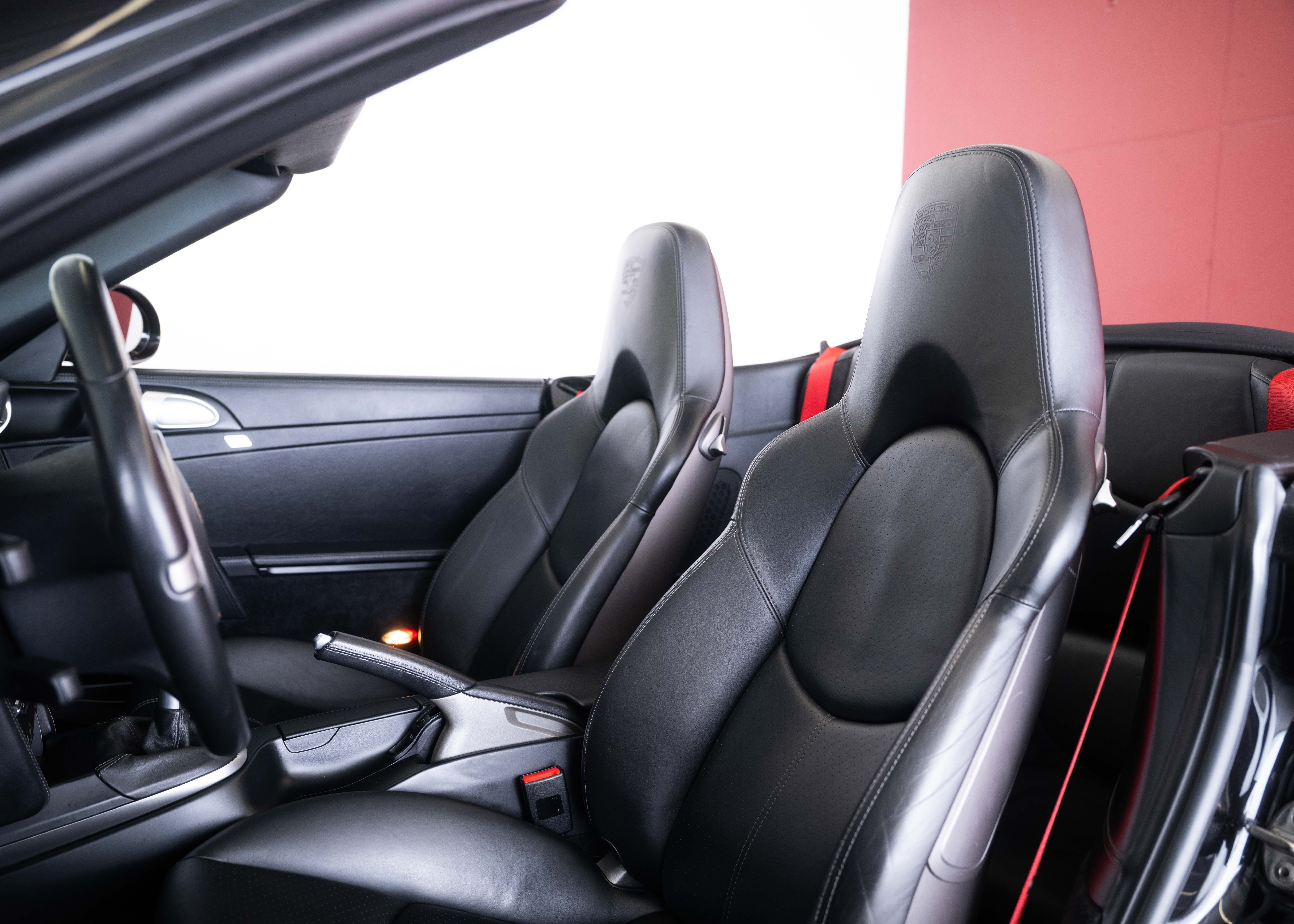 Image PORSCHE 911 911 Cabrio Carrera S (2nd hand, manual transmission, fantastic condition, low mileage, Porsche Exclusive options)