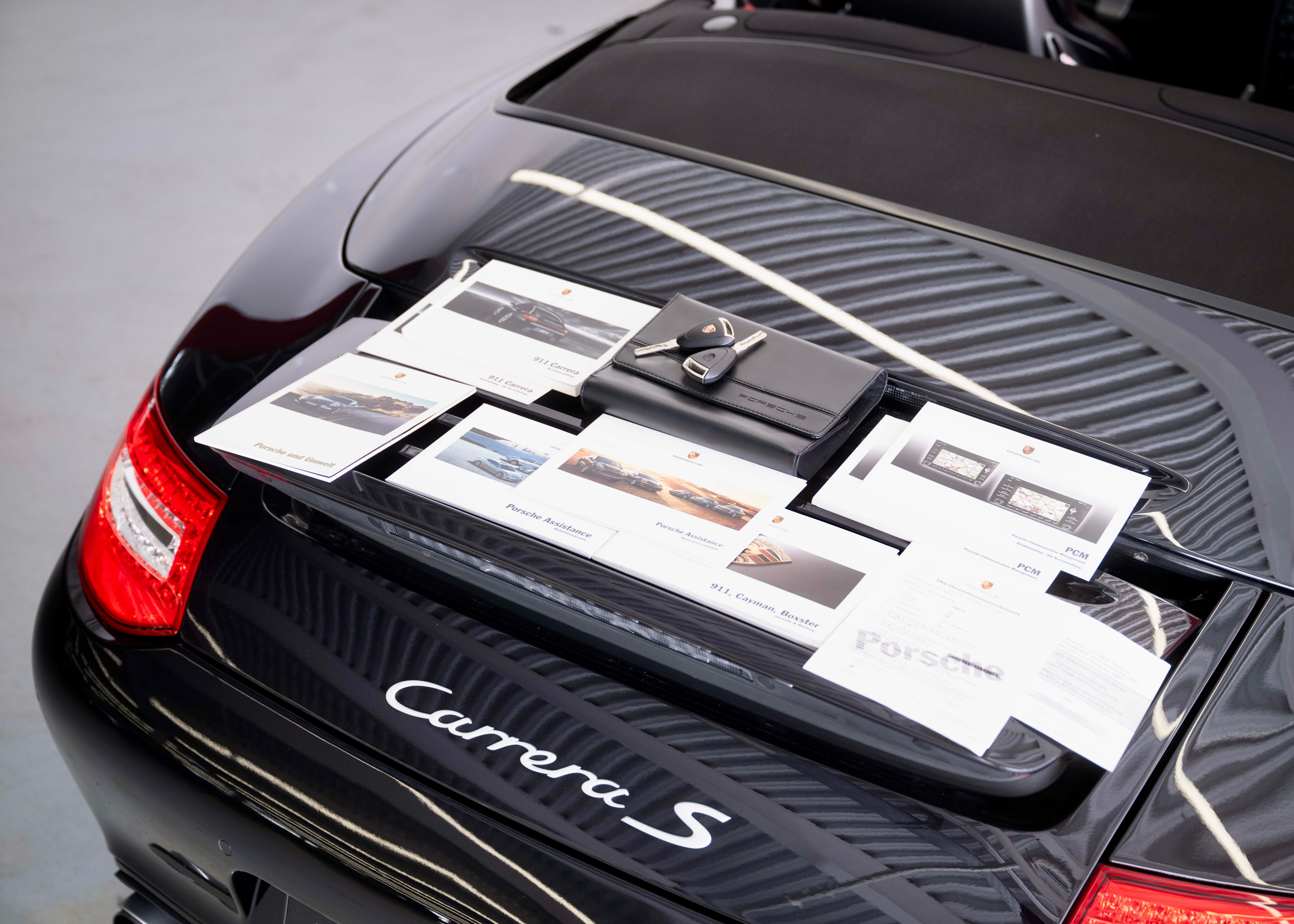 Image PORSCHE 911 911 Cabrio Carrera S (2nd hand, manual transmission, fantastic condition, low mileage, Porsche Exclusive options)