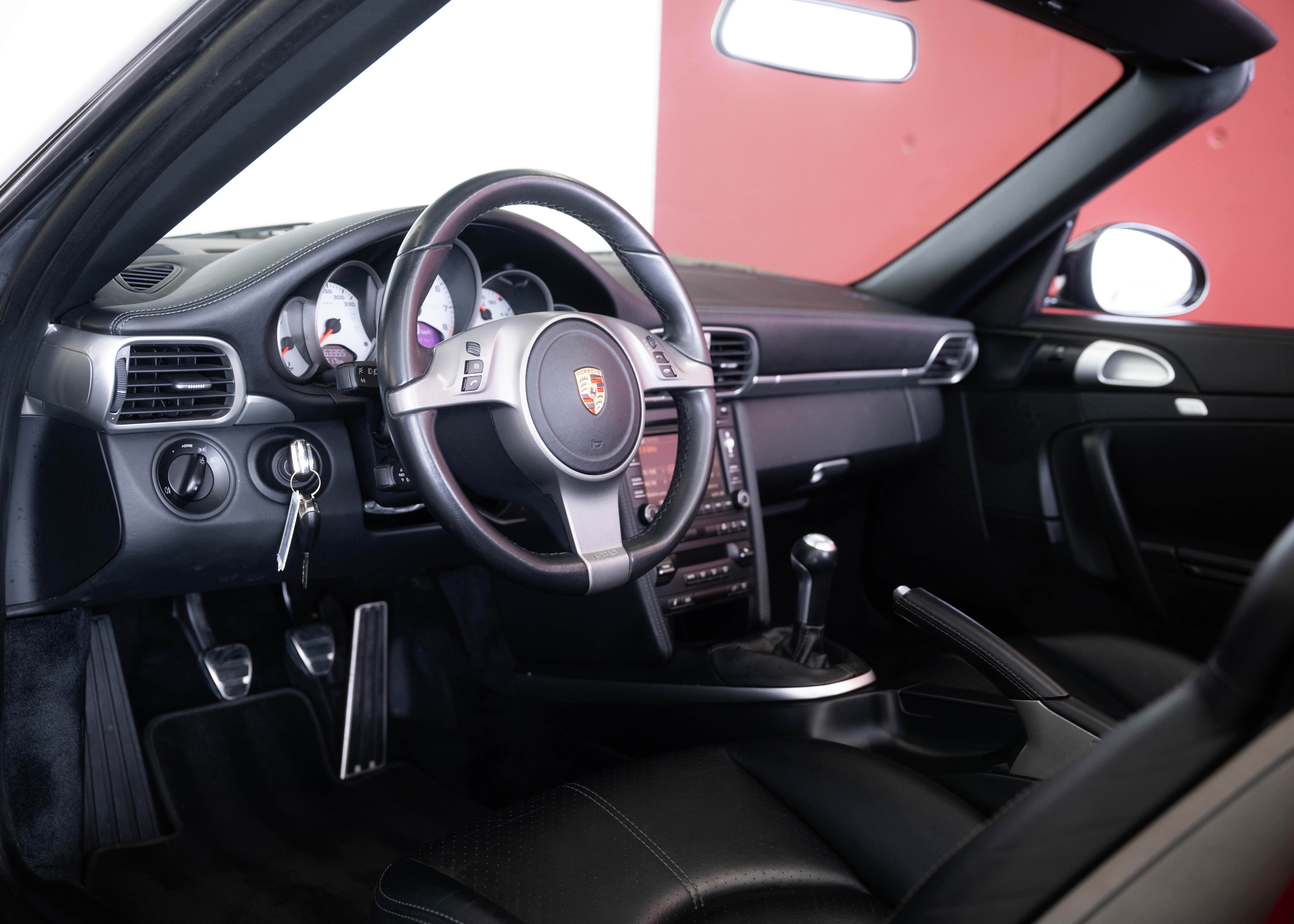 Image PORSCHE 911 911 Cabrio Carrera S (2nd hand, manual transmission, fantastic condition, low mileage, Porsche Exclusive options)