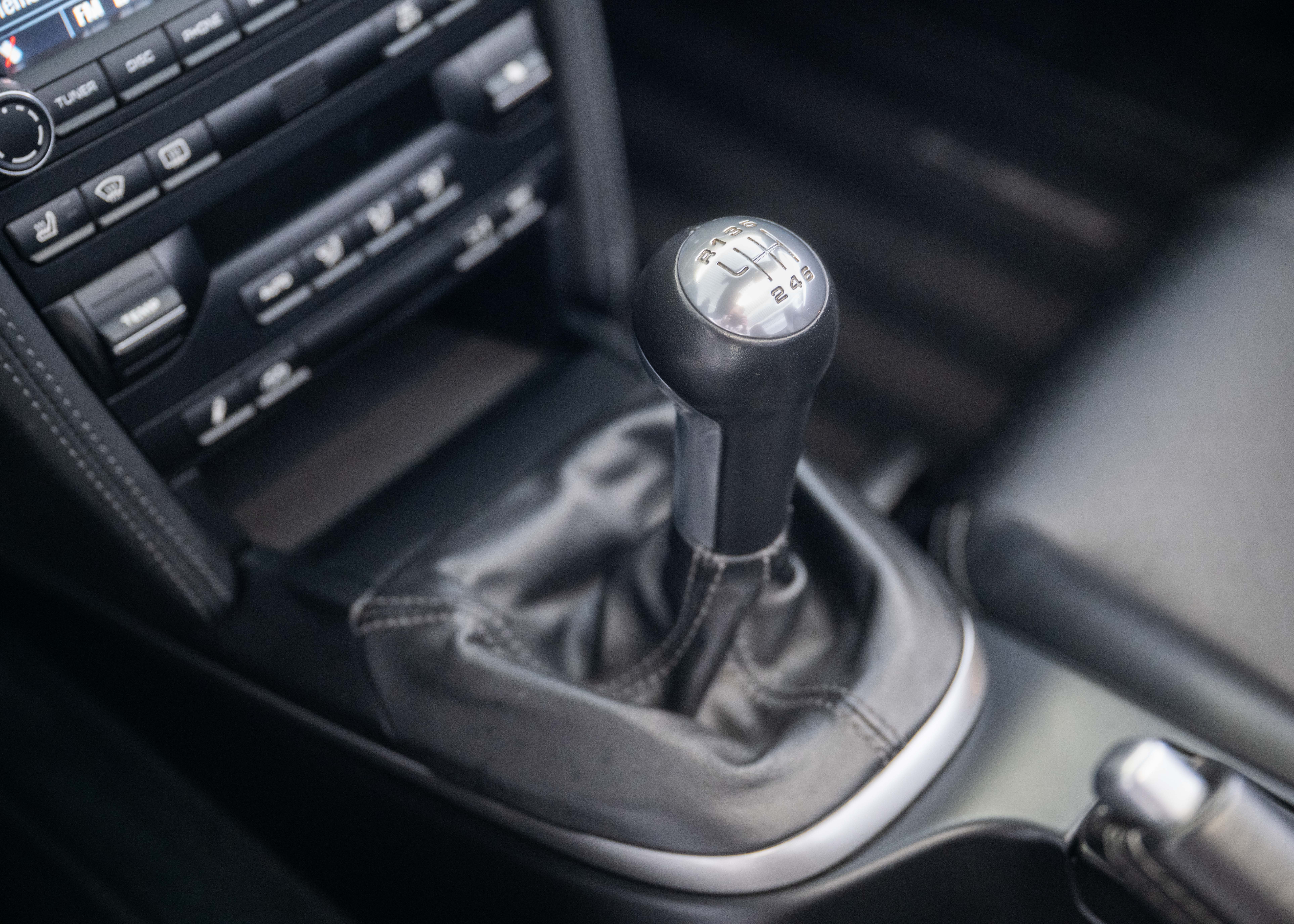 Image PORSCHE 911 911 Cabrio Carrera S (2nd hand, manual transmission, fantastic condition, low mileage, Porsche Exclusive options)