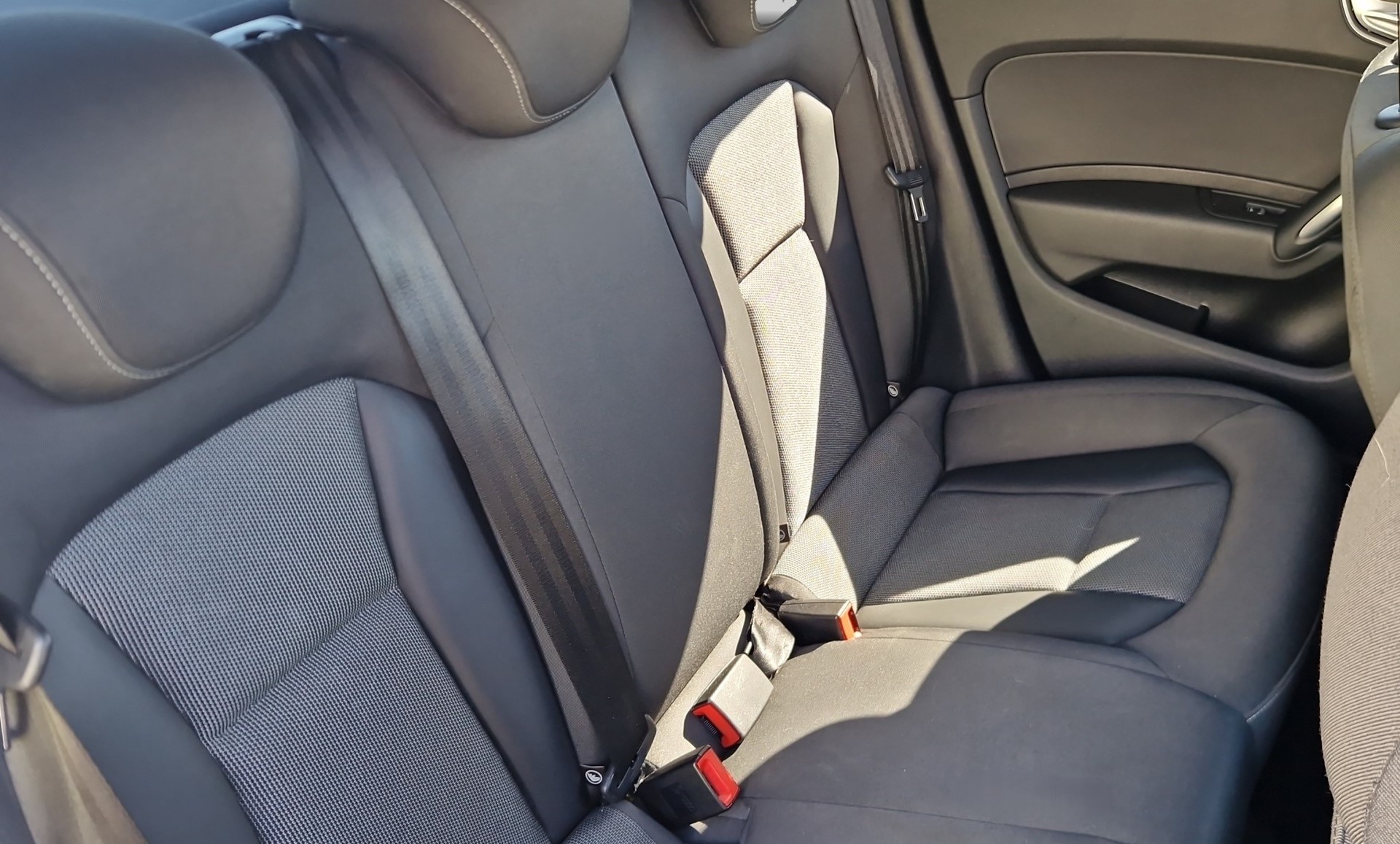 AUDI A1 Sportback 1.4 TFSI Sport S-tronic S Line-image-12