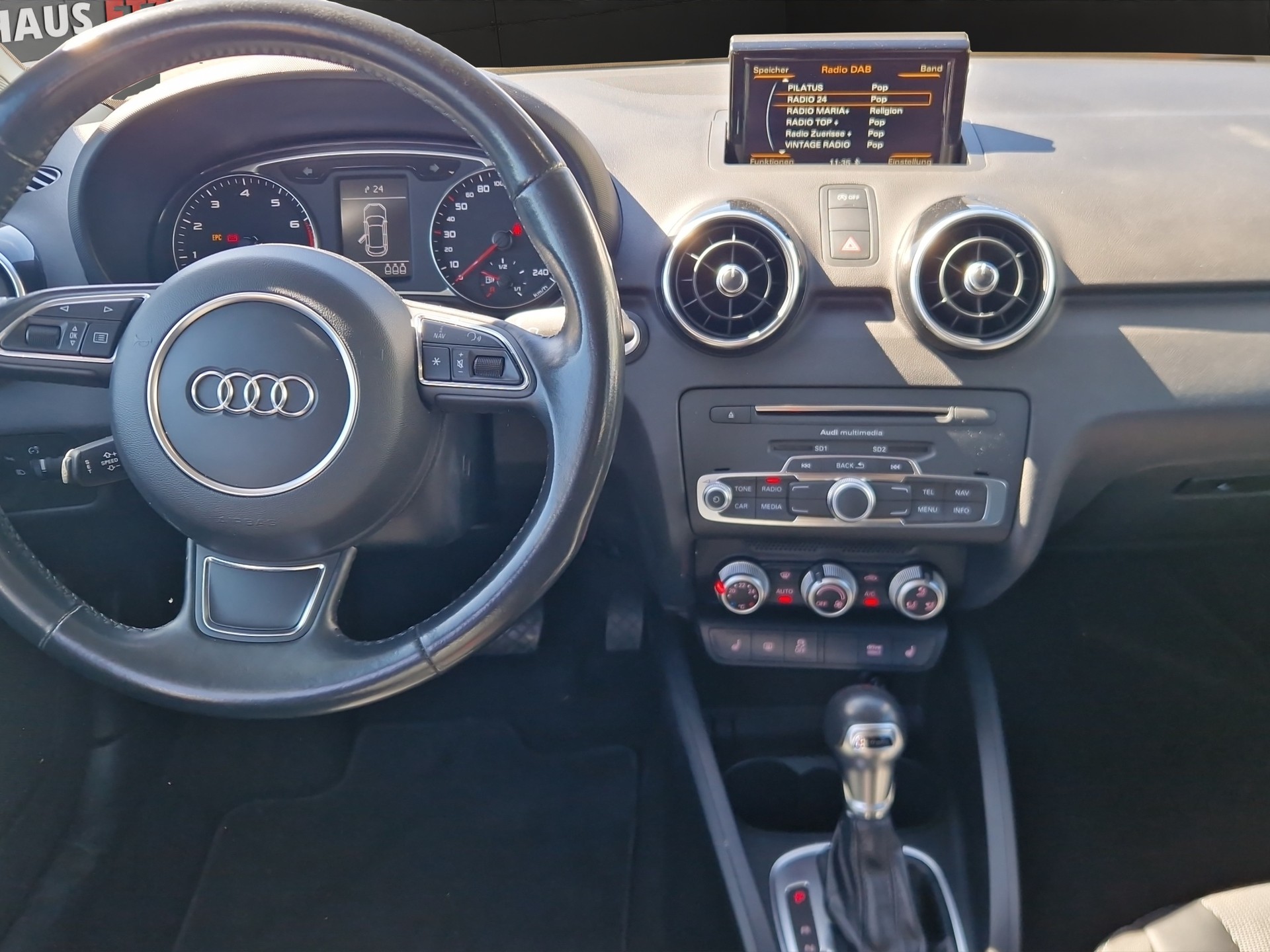 AUDI A1 Sportback 1.4 TFSI Sport S-tronic S Line-image-9