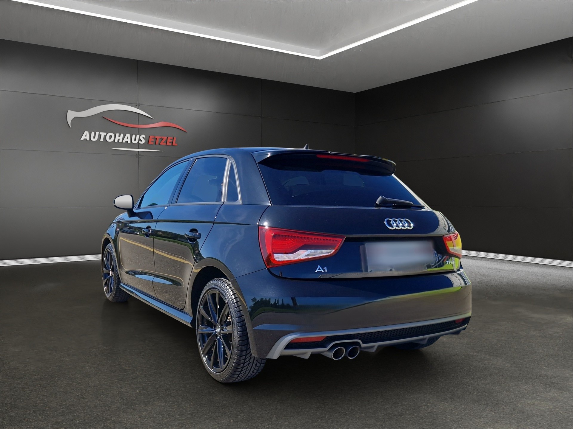 AUDI A1 Sportback 1.4 TFSI Sport S-tronic S Line-image-4