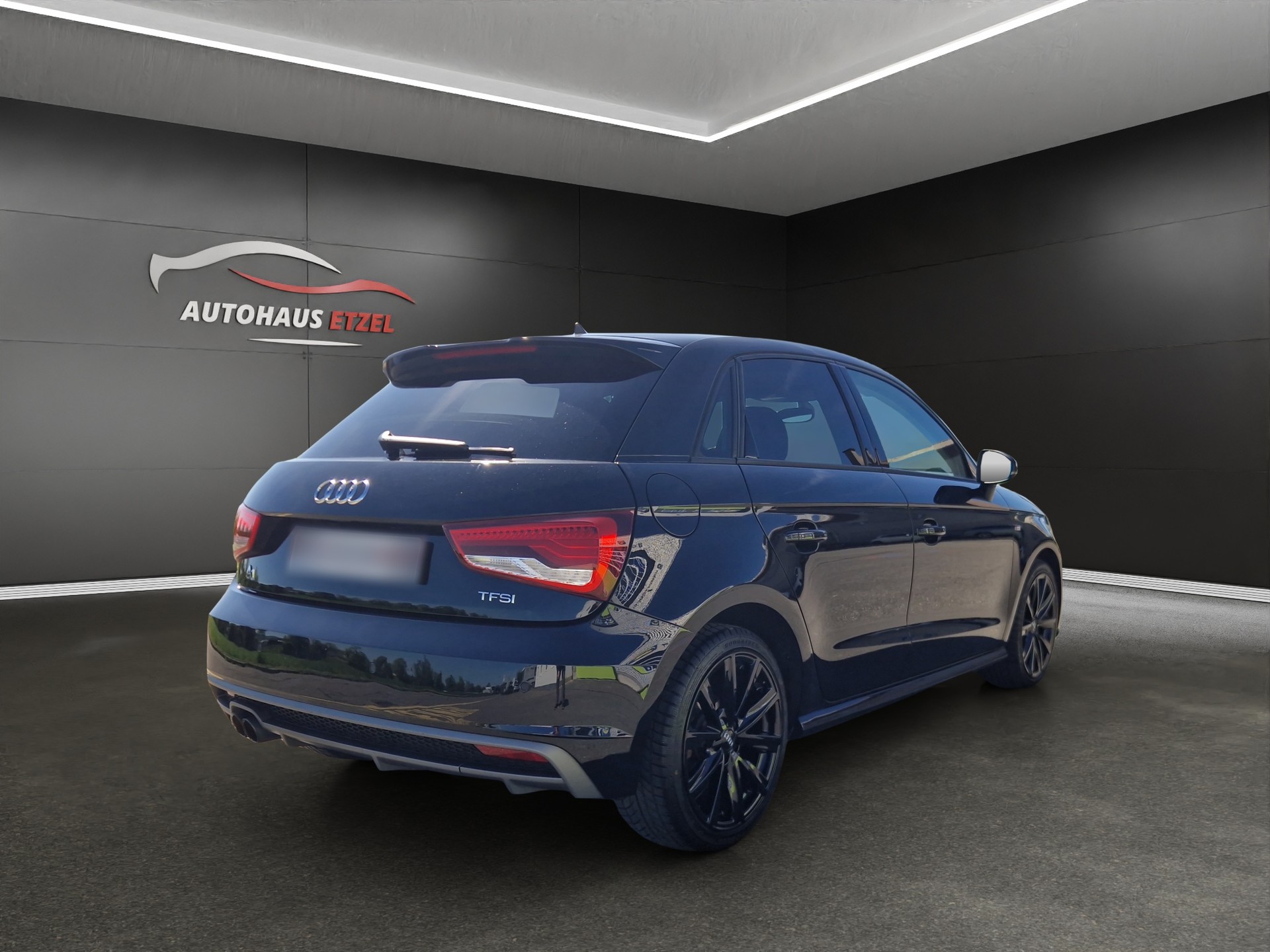 AUDI A1 Sportback 1.4 TFSI Sport S-tronic S Line-image-5