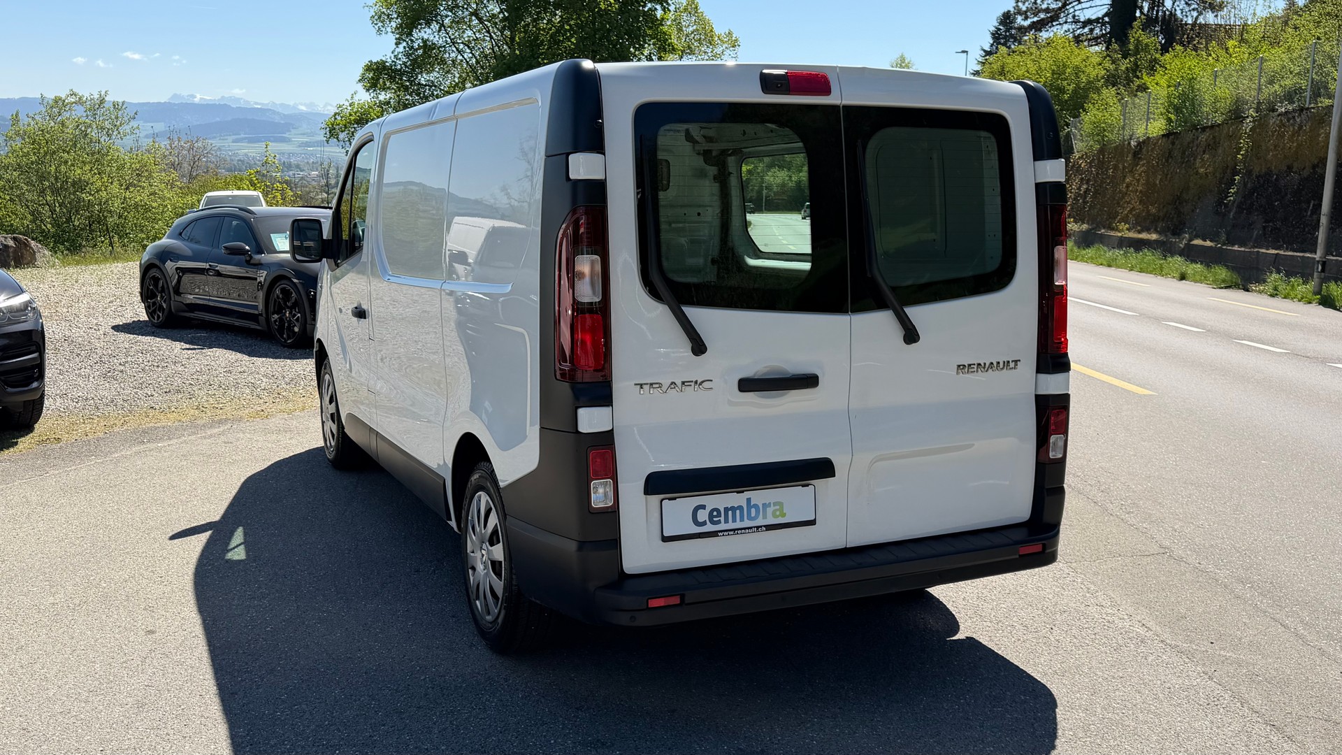 RENAULT Trafic 2.0 Energy dCi 120 3.0t Business L1H1-image-3