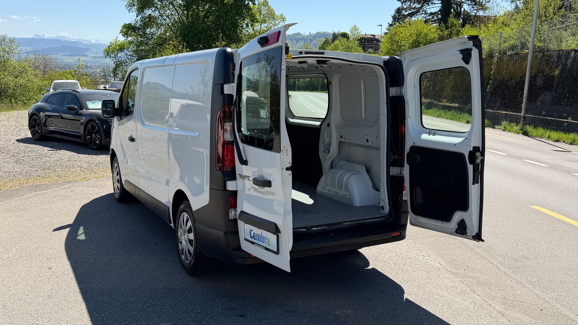 RENAULT Trafic 2.0 Energy dCi 120 3.0t Business L1H1-image-4