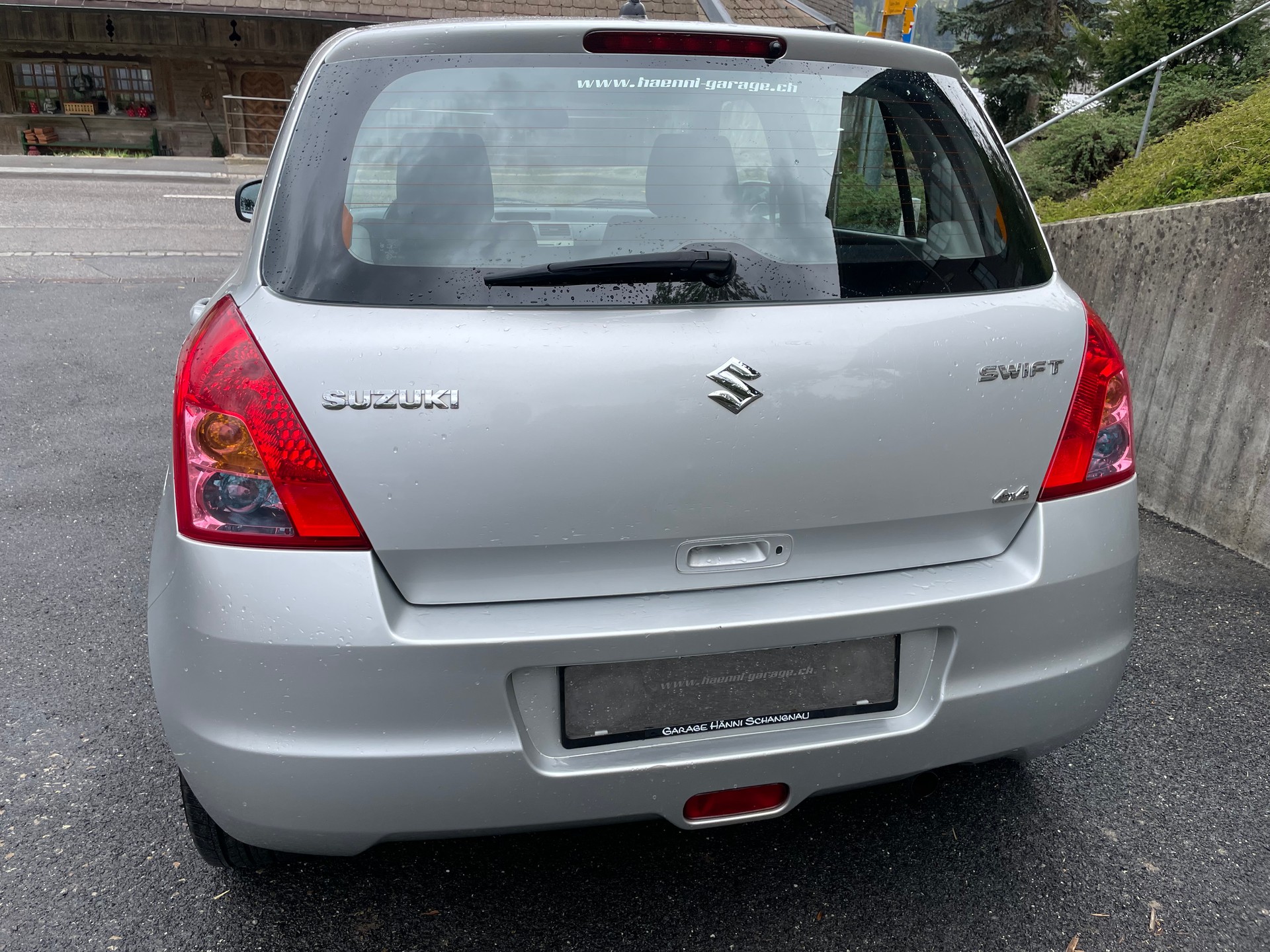 SUZUKI Swift 1.3i 16V GL Top 4x4-image-3