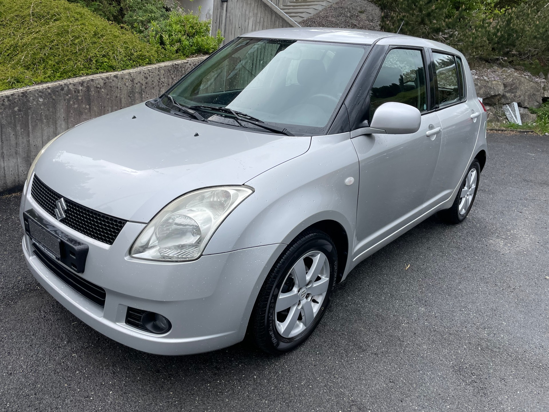 SUZUKI Swift 1.3i 16V GL Top 4x4-image-1