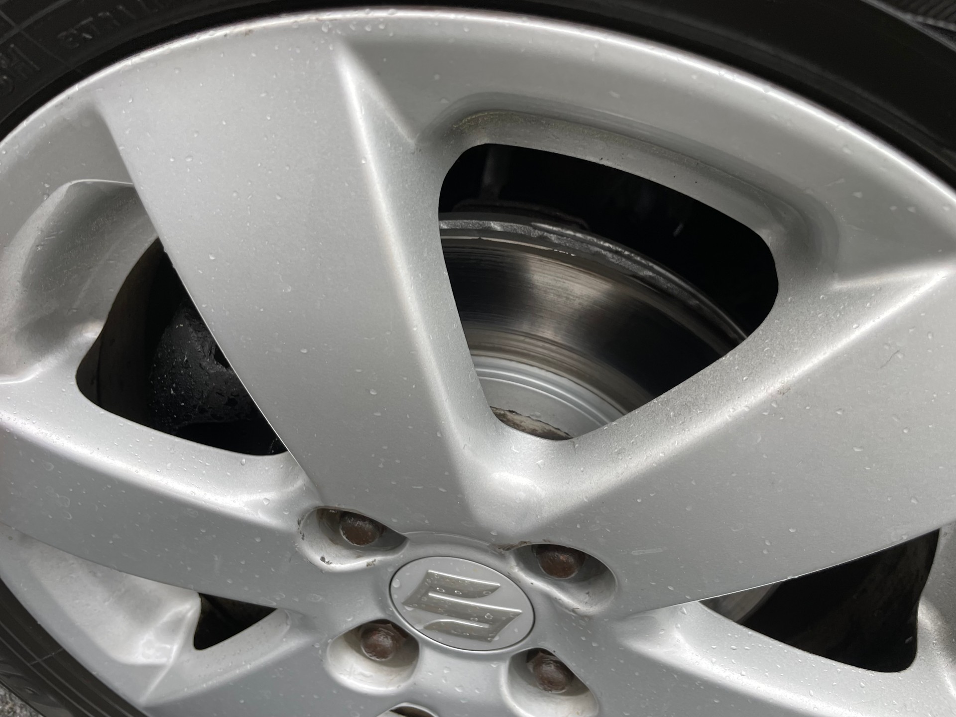 SUZUKI Swift 1.3i 16V GL Top 4x4-image-9