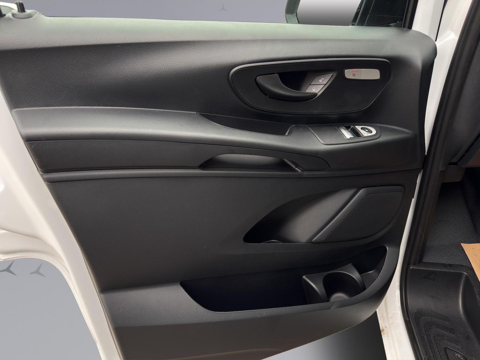 MERCEDES-BENZ Vito 119 Kombi L 2.0 CDI Pro-image-9