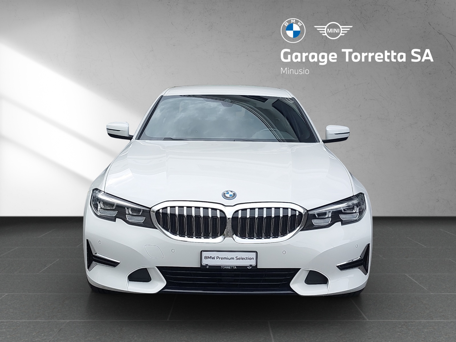 BMW 330e xDrive Luxury Line Steptronic-image-8