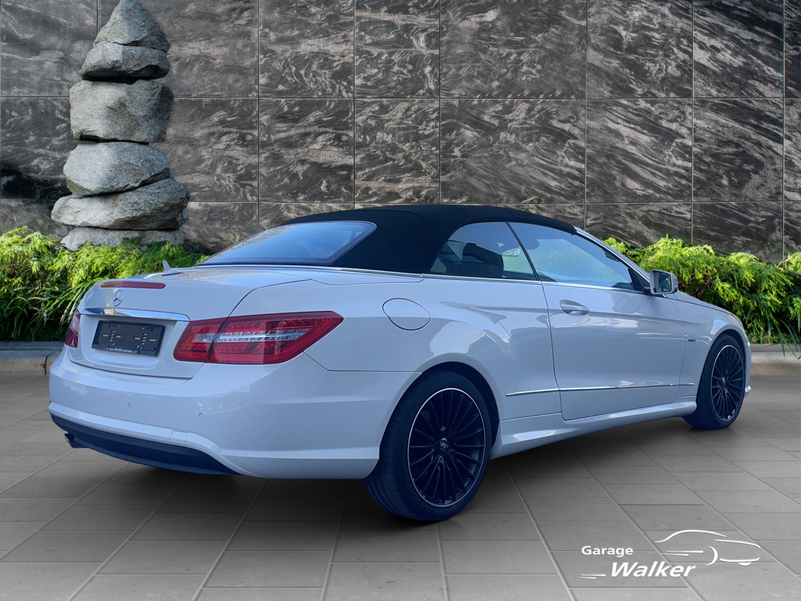MERCEDES-BENZ E 250 CGI BlueEfficiency Automatic-image-5