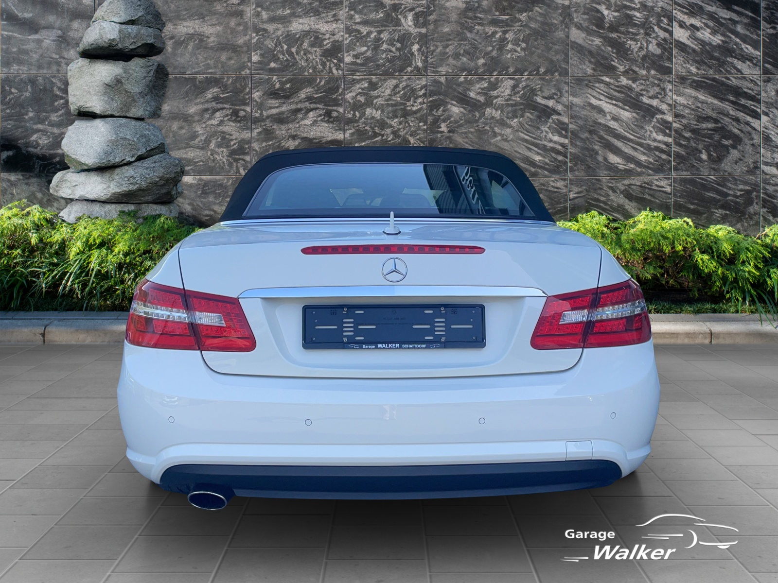 MERCEDES-BENZ E 250 CGI BlueEfficiency Automatic-image-3