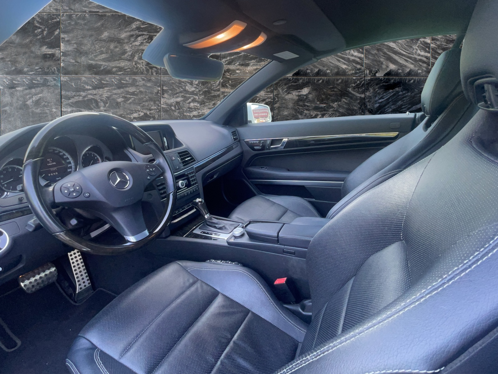 MERCEDES-BENZ E 250 CGI BlueEfficiency Automatic-image-9