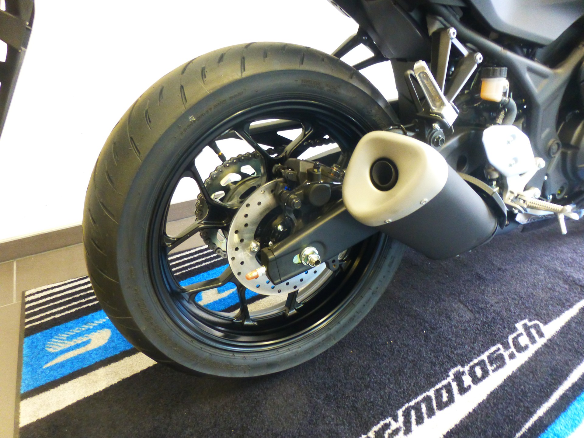 YAMAHA YZF-R3-image-8